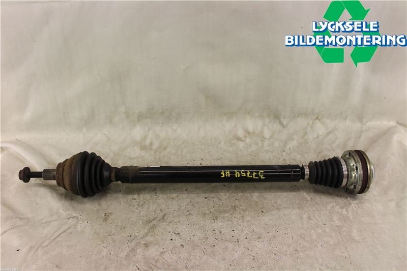 Volkswagen VW PASSAT 11-14 Drivaxel Fram Höger