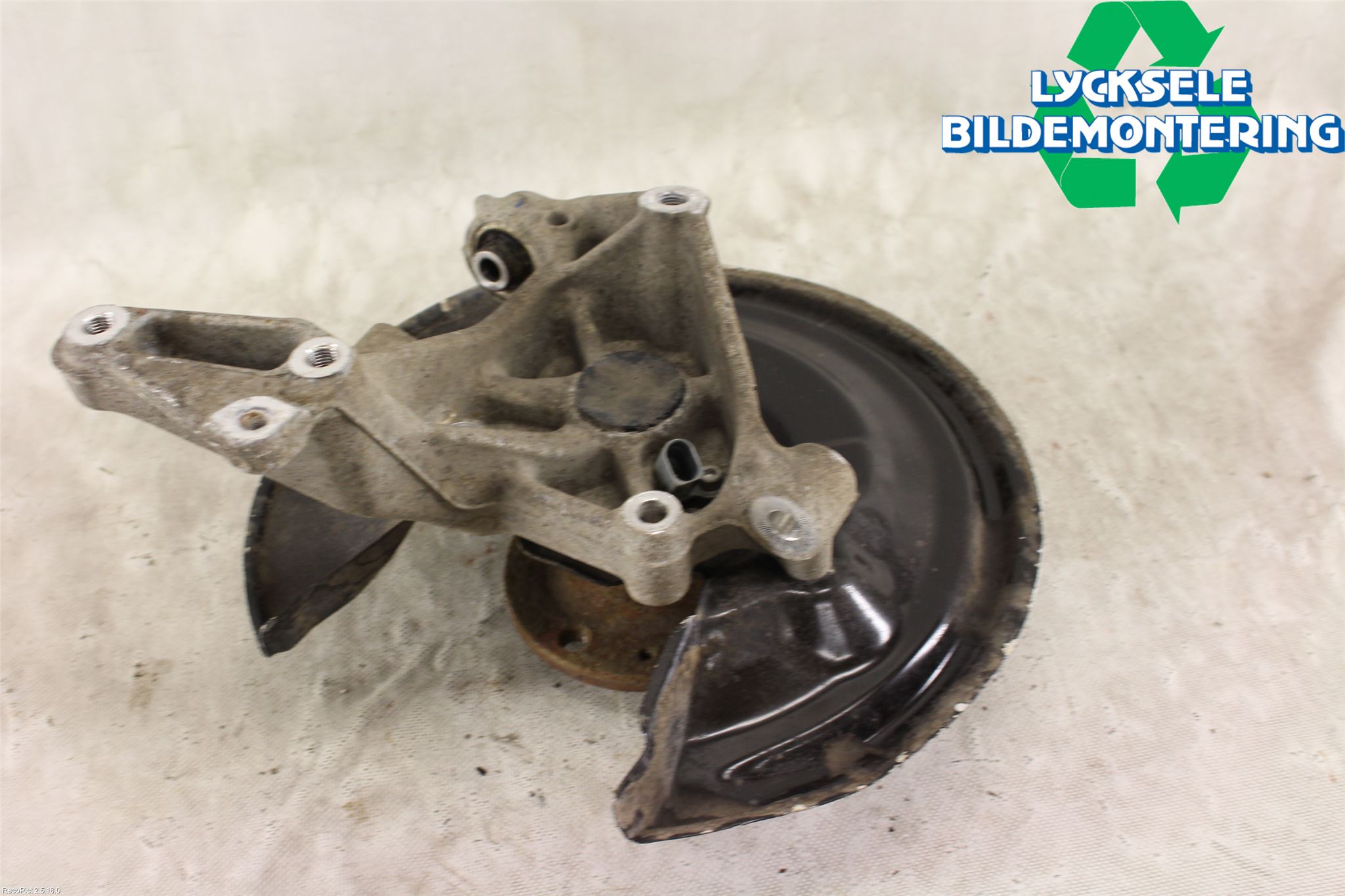 Volkswagen VW PASSAT 11-14 Hjullagerhus-Spindel Vä B