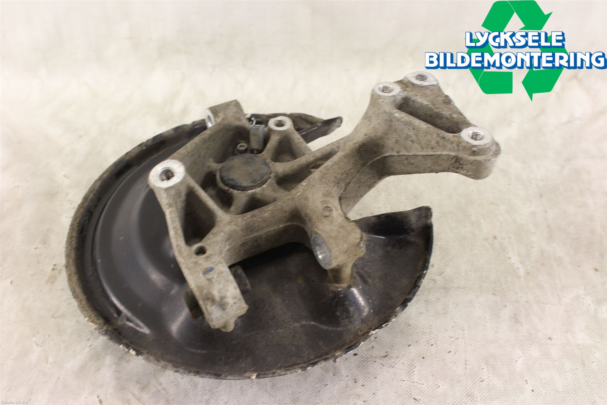 Volkswagen VW PASSAT 11-14 Hjullagerhus-Spindel Vä B