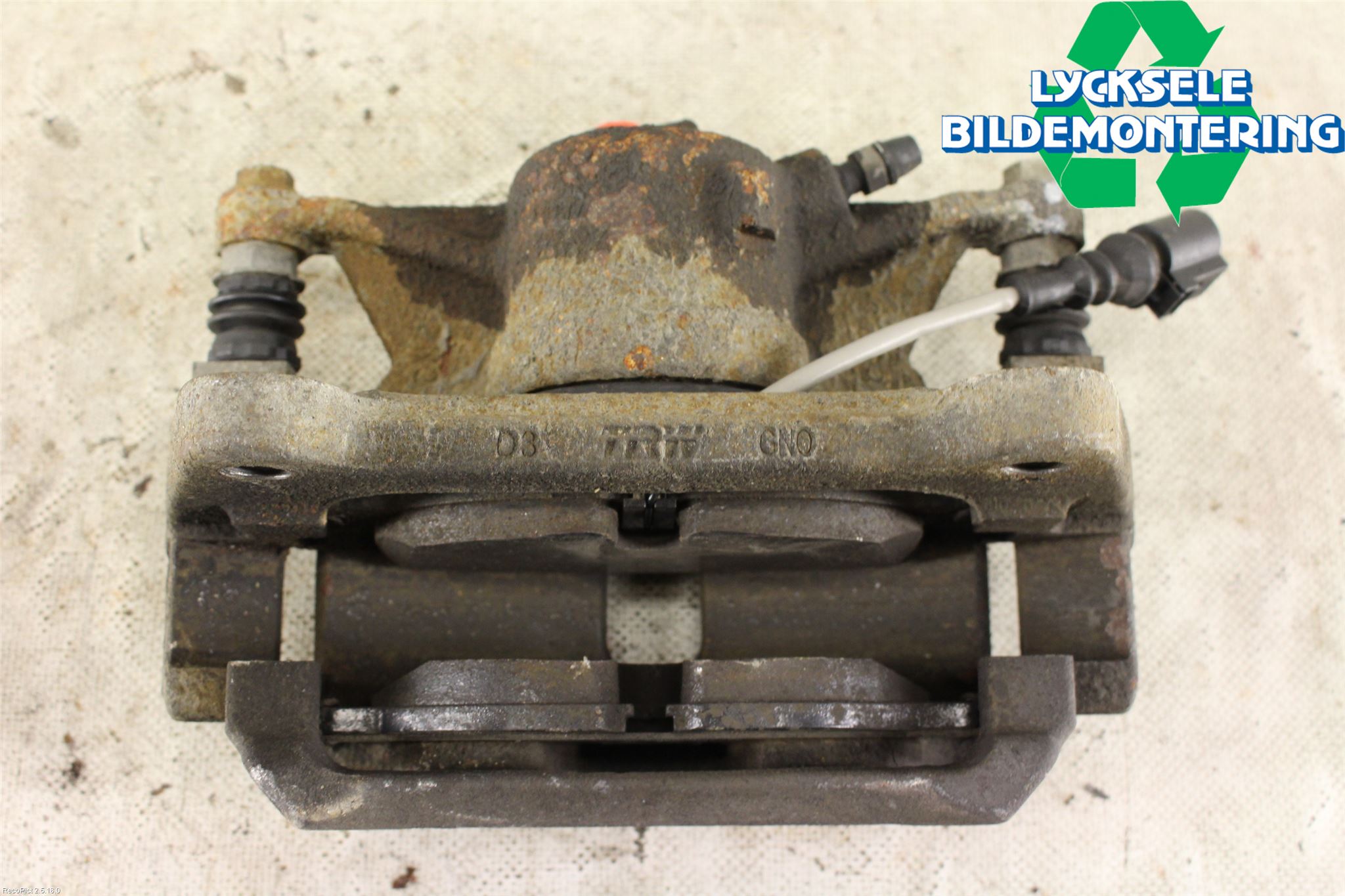 Volkswagen VW PASSAT 15-19 Bromsok Fram Höger