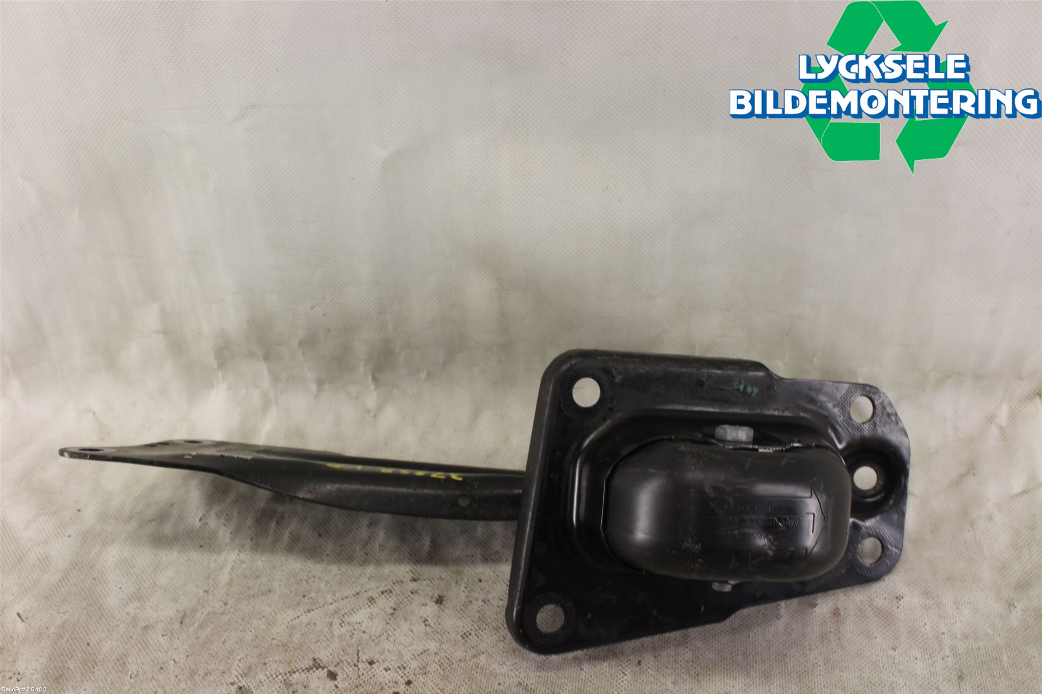 Volkswagen VW PASSAT 15-19 Bärarm Bak Vänster