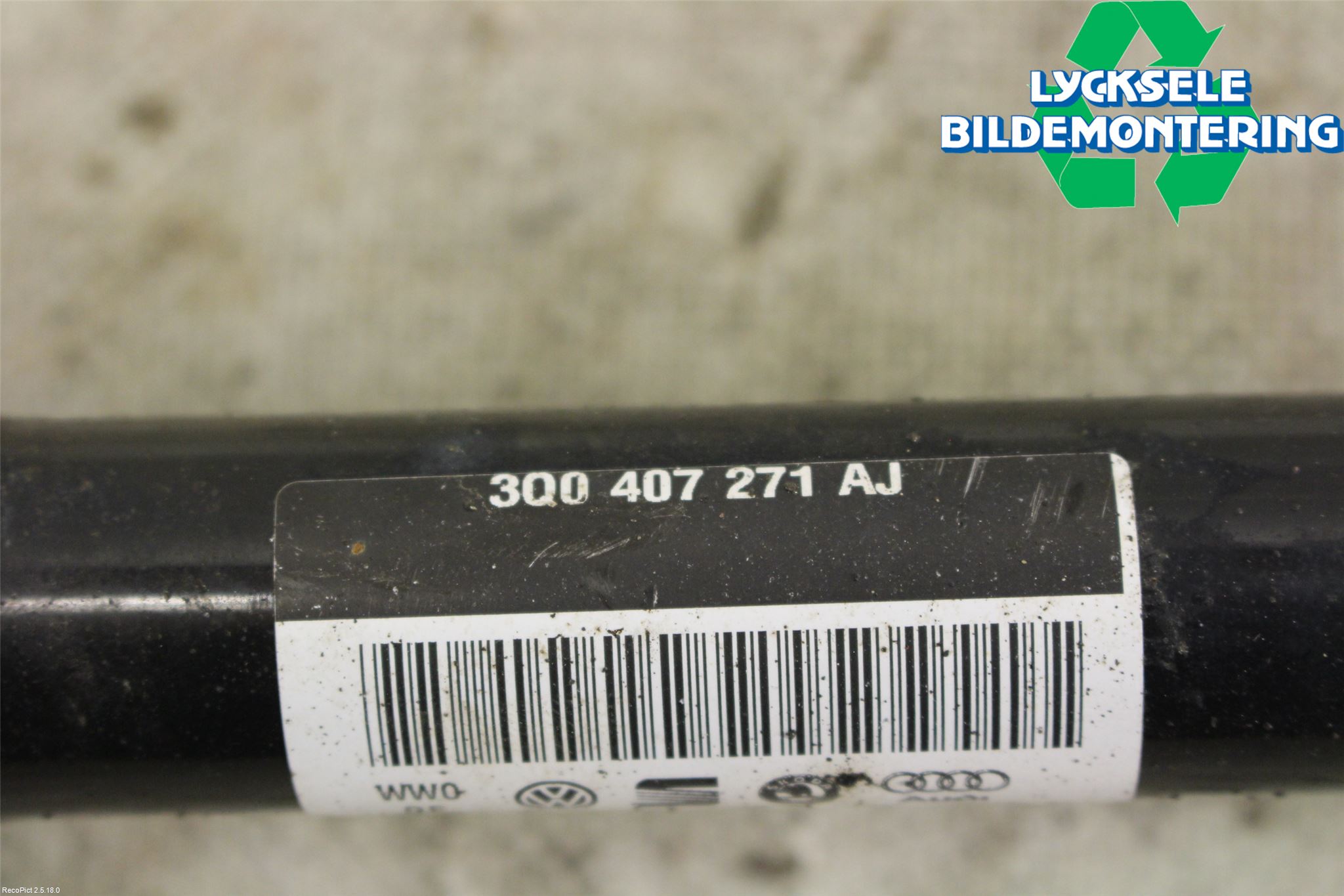 Volkswagen VW PASSAT 15-19 Drivaxel Fram Vänster