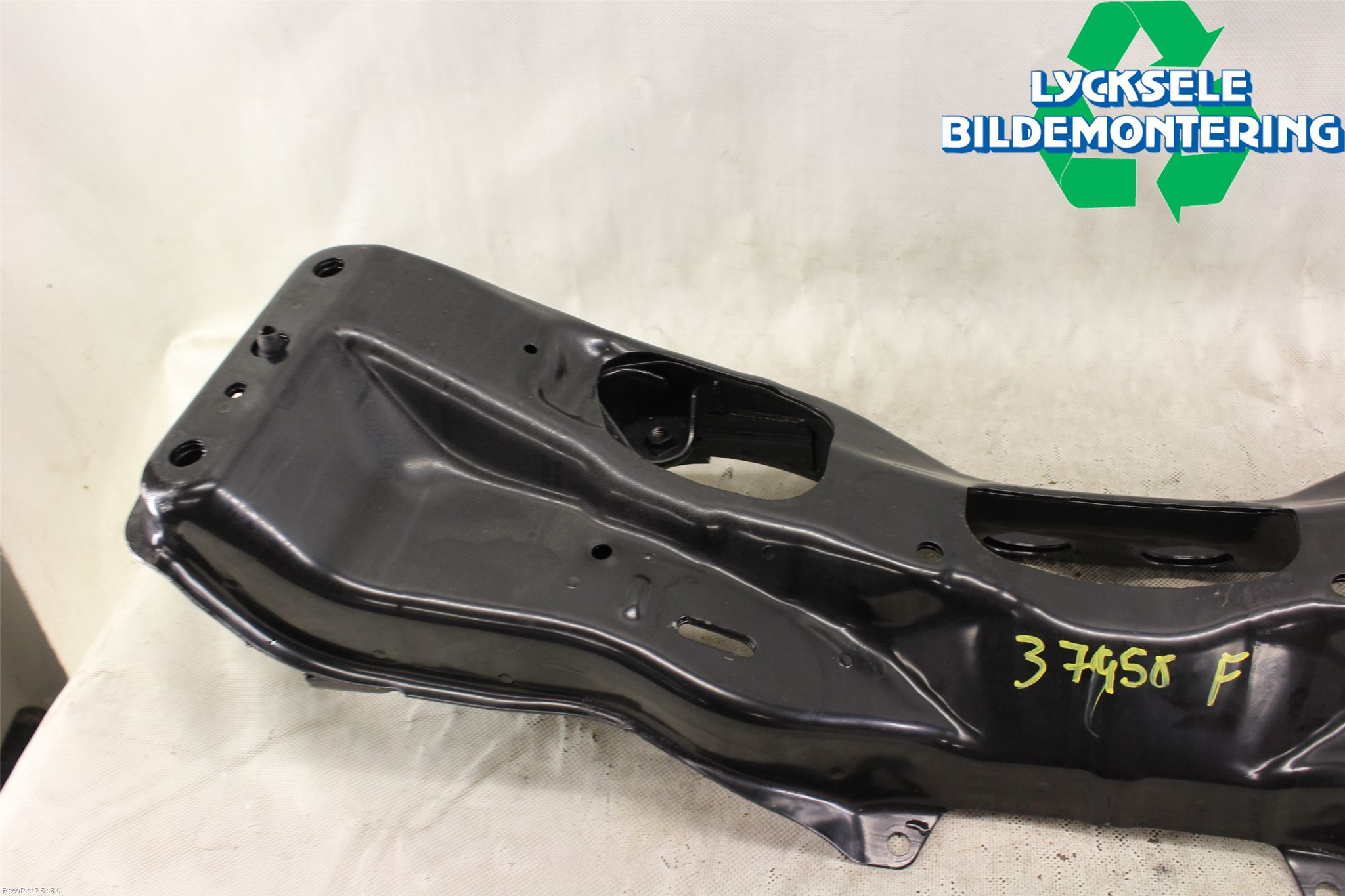 Subaru FORESTER SJ 13-18 Framvagnsbalk