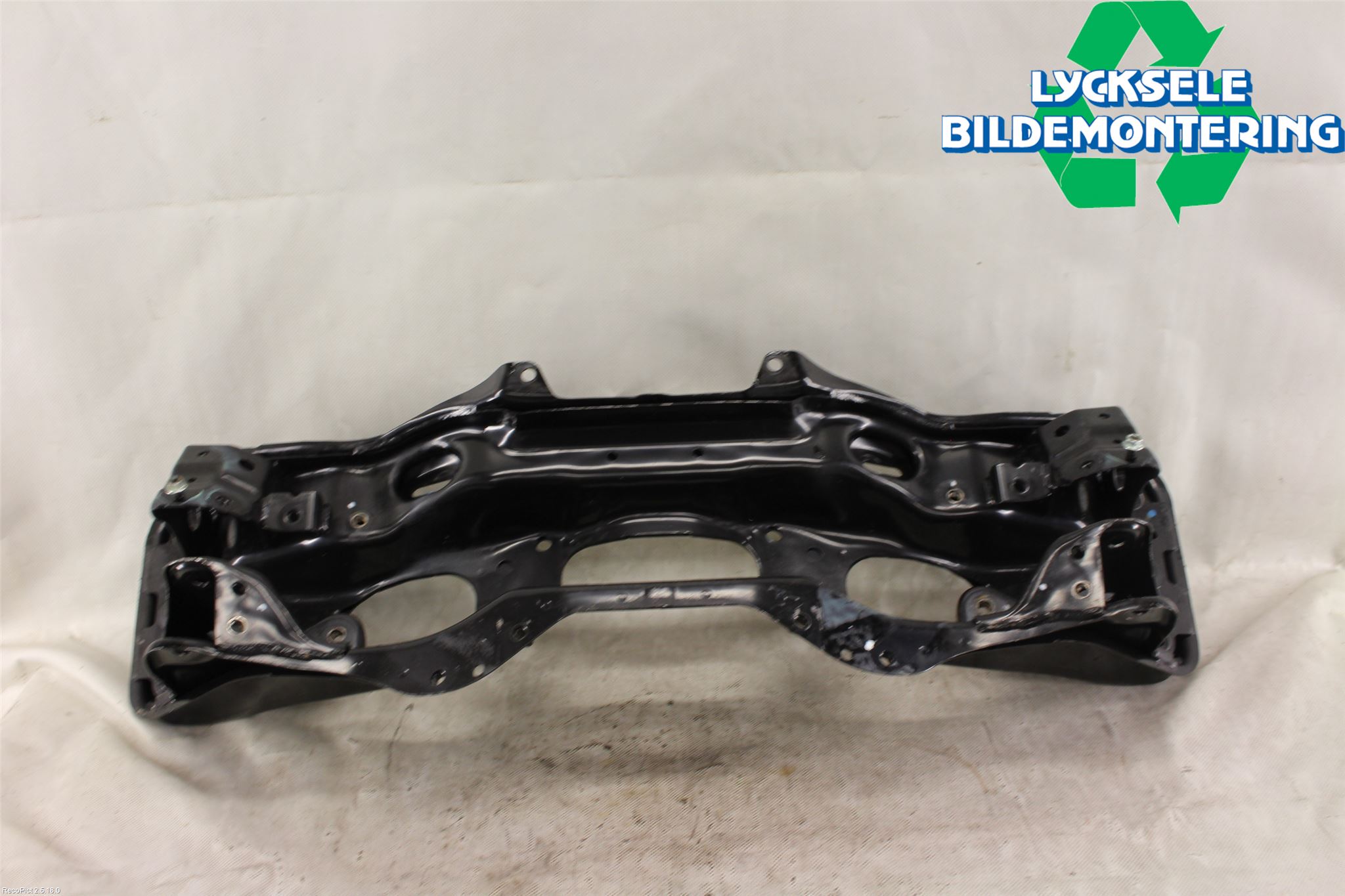 Subaru FORESTER SJ 13-18 Framvagnsbalk