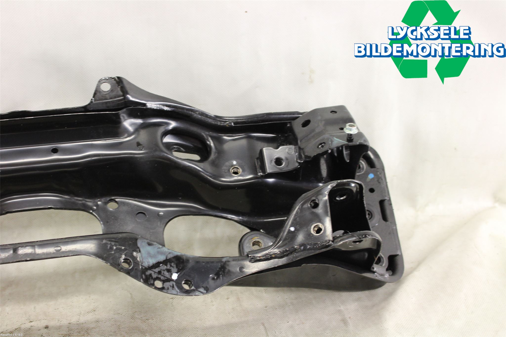 Subaru FORESTER SJ 13-18 Framvagnsbalk