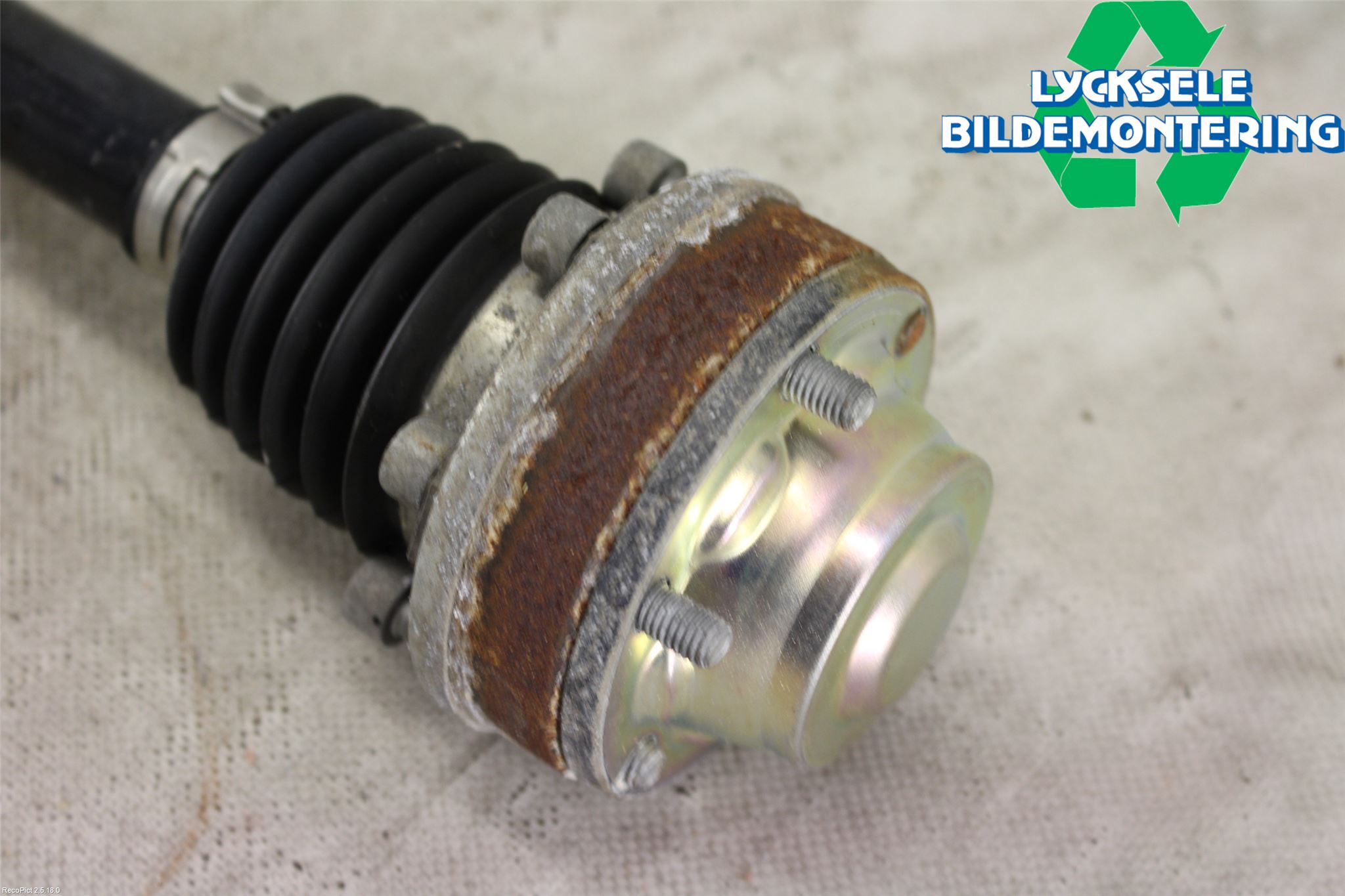 Skoda SUPERB 16-24 Drivaxel Bak Höger