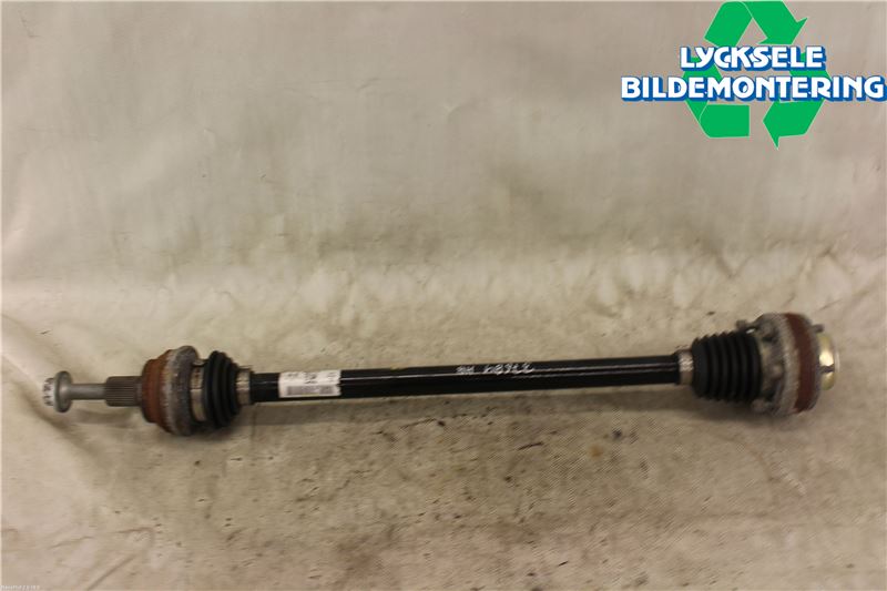 Skoda SUPERB 16-24 Drivaxel Bak Höger