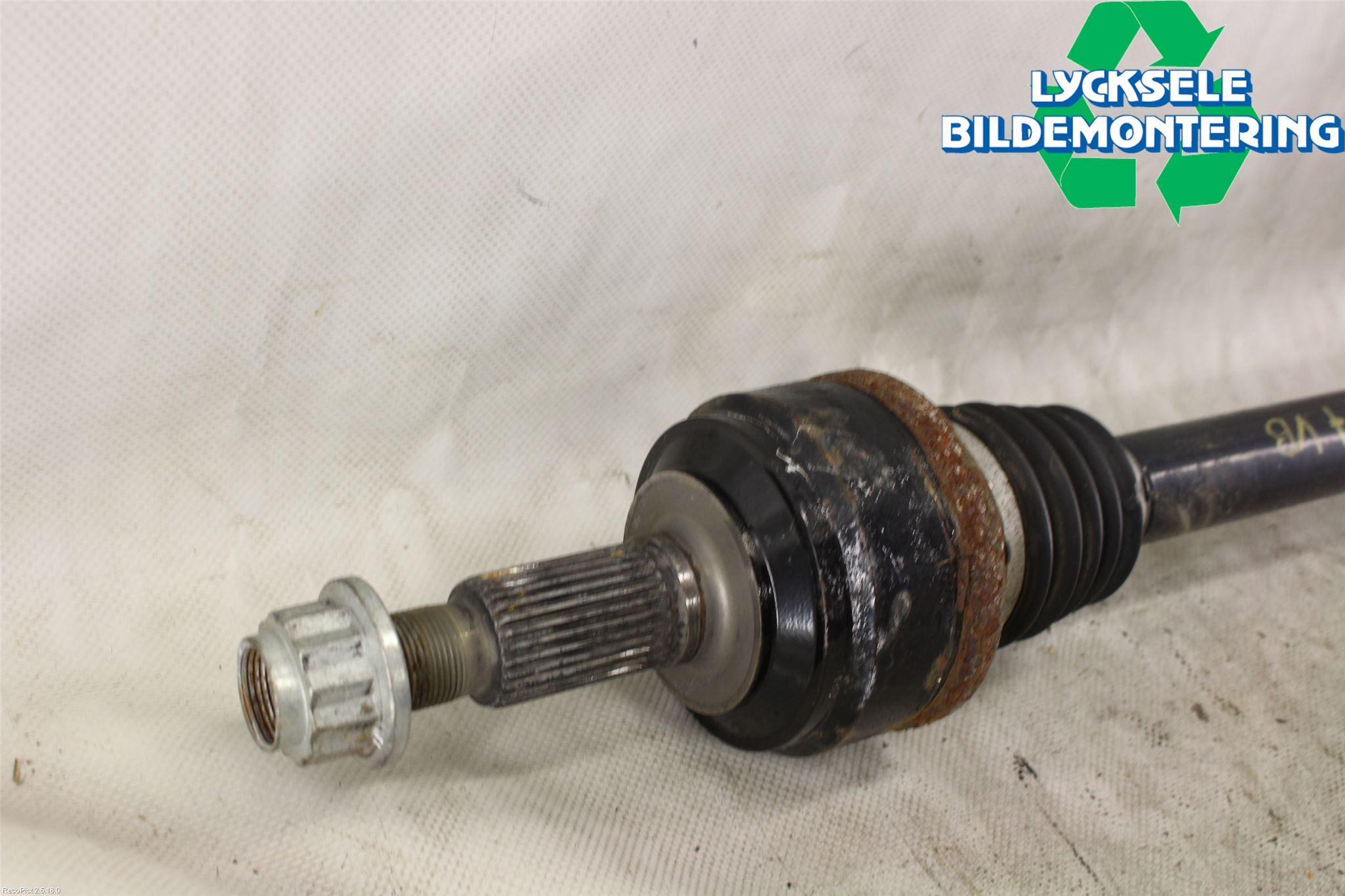 Porsche CAYENNE 03- Drivaxel Bak Vänster