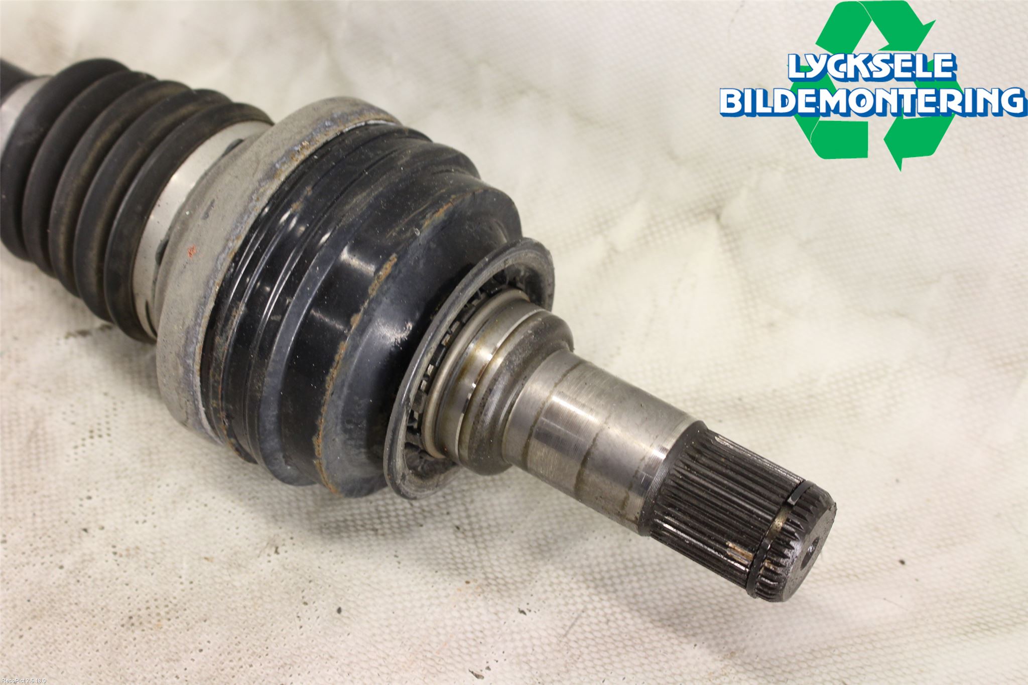 Porsche CAYENNE 03- Drivaxel Bak Vänster