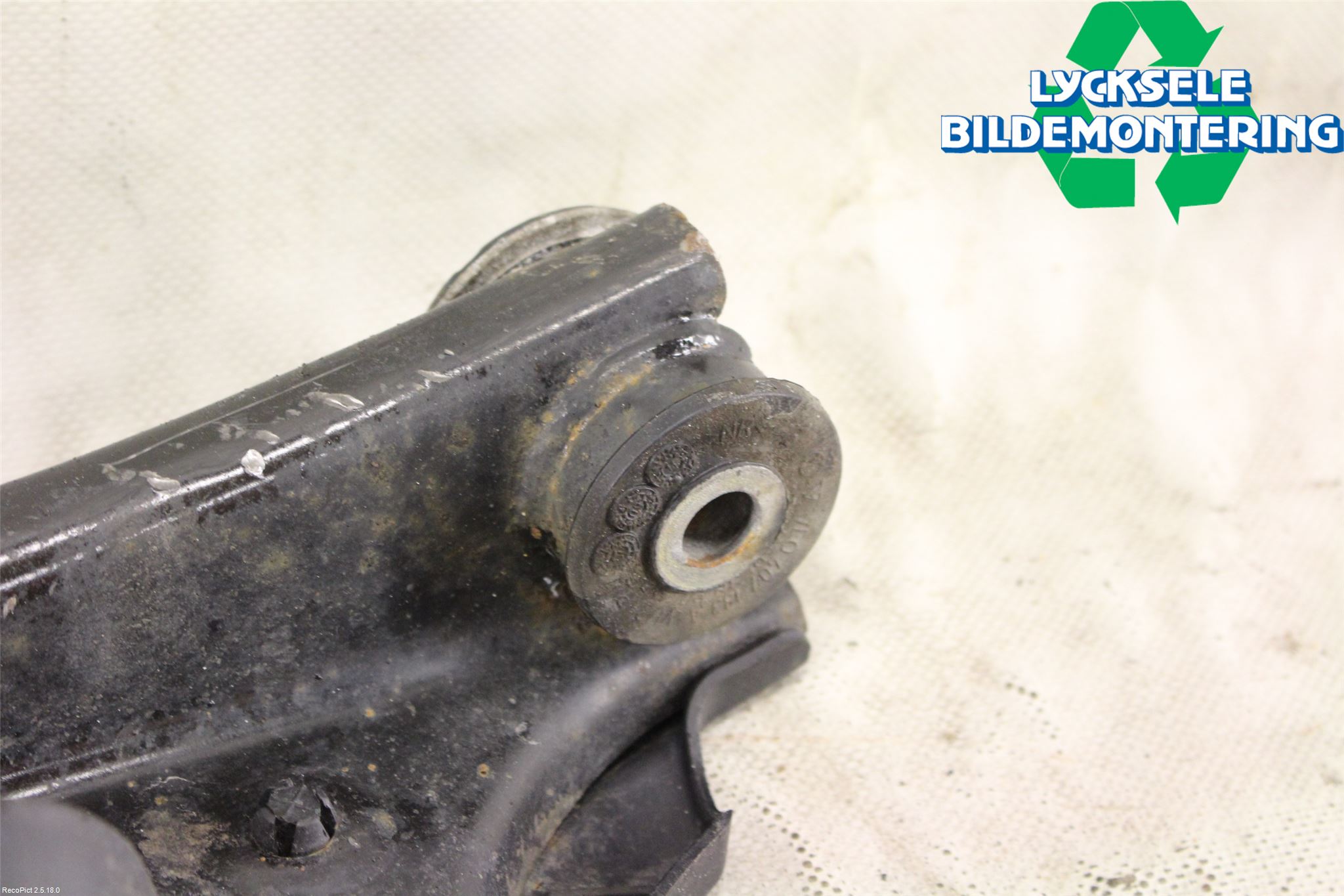 Porsche CAYENNE 03- Bärarm Bak Höger