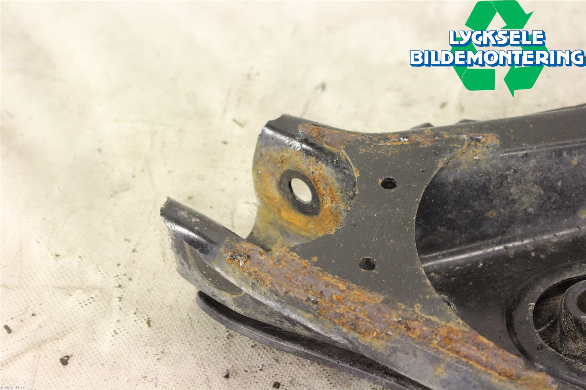 Porsche CAYENNE 03- Bärarm Bak Vänster