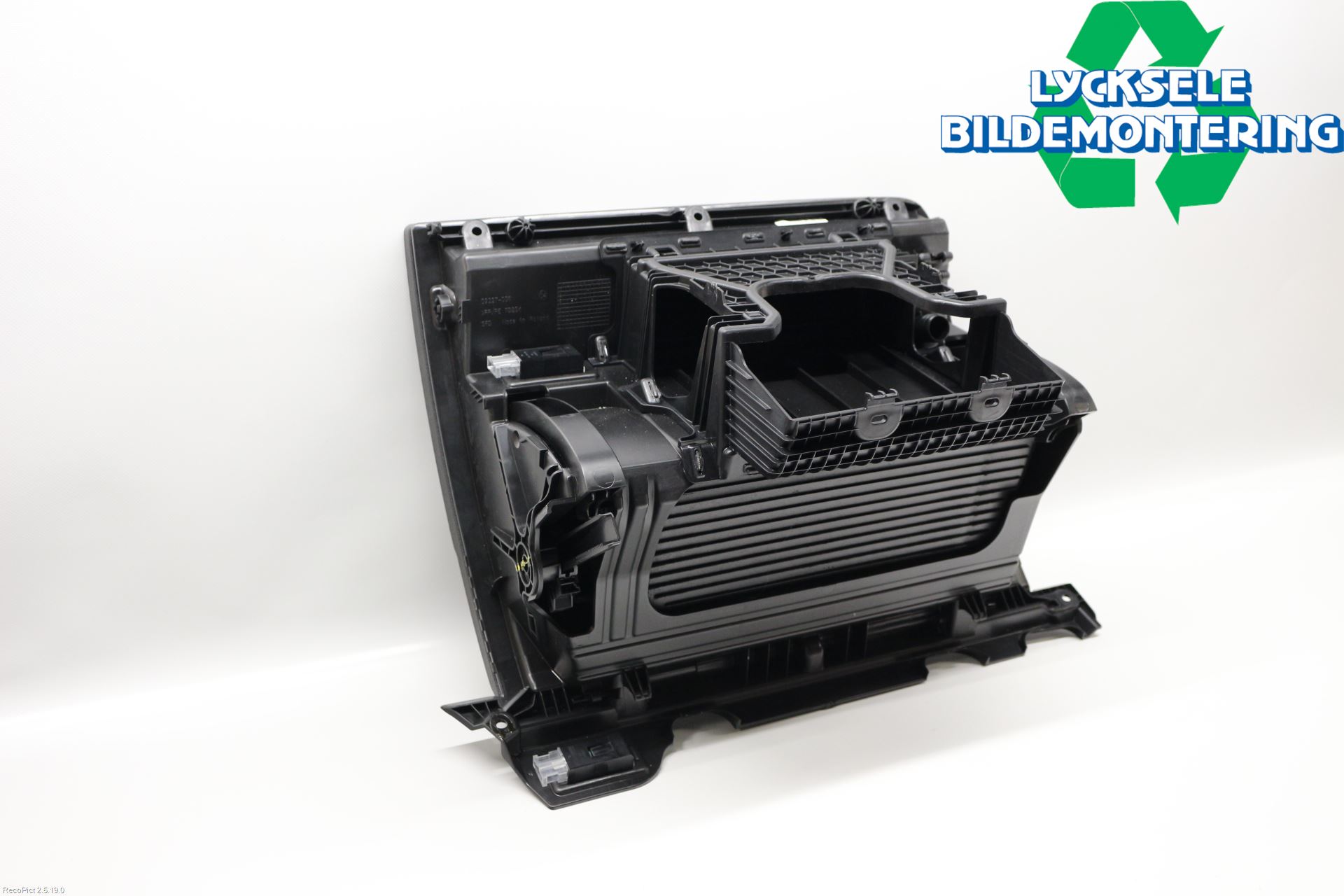 Volkswagen VW PASSAT 15-19 Handskfack