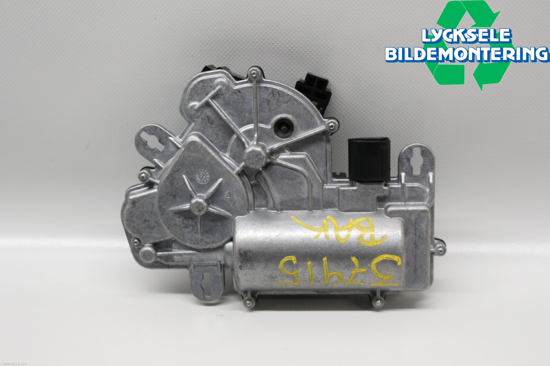 Volkswagen VW PASSAT 15-19 Bakluckeöppnare Automatisk