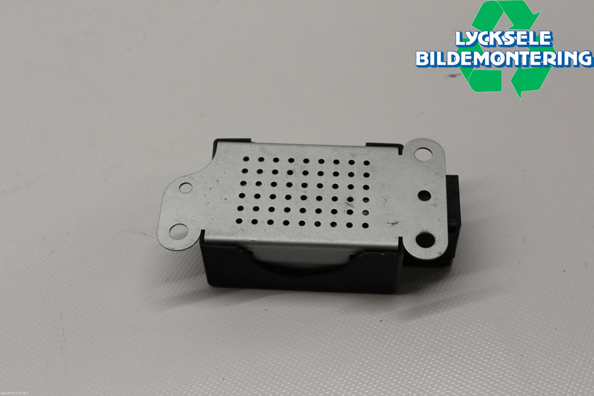 Volkswagen VW GOLF VI 09-13 Antennförstärkare