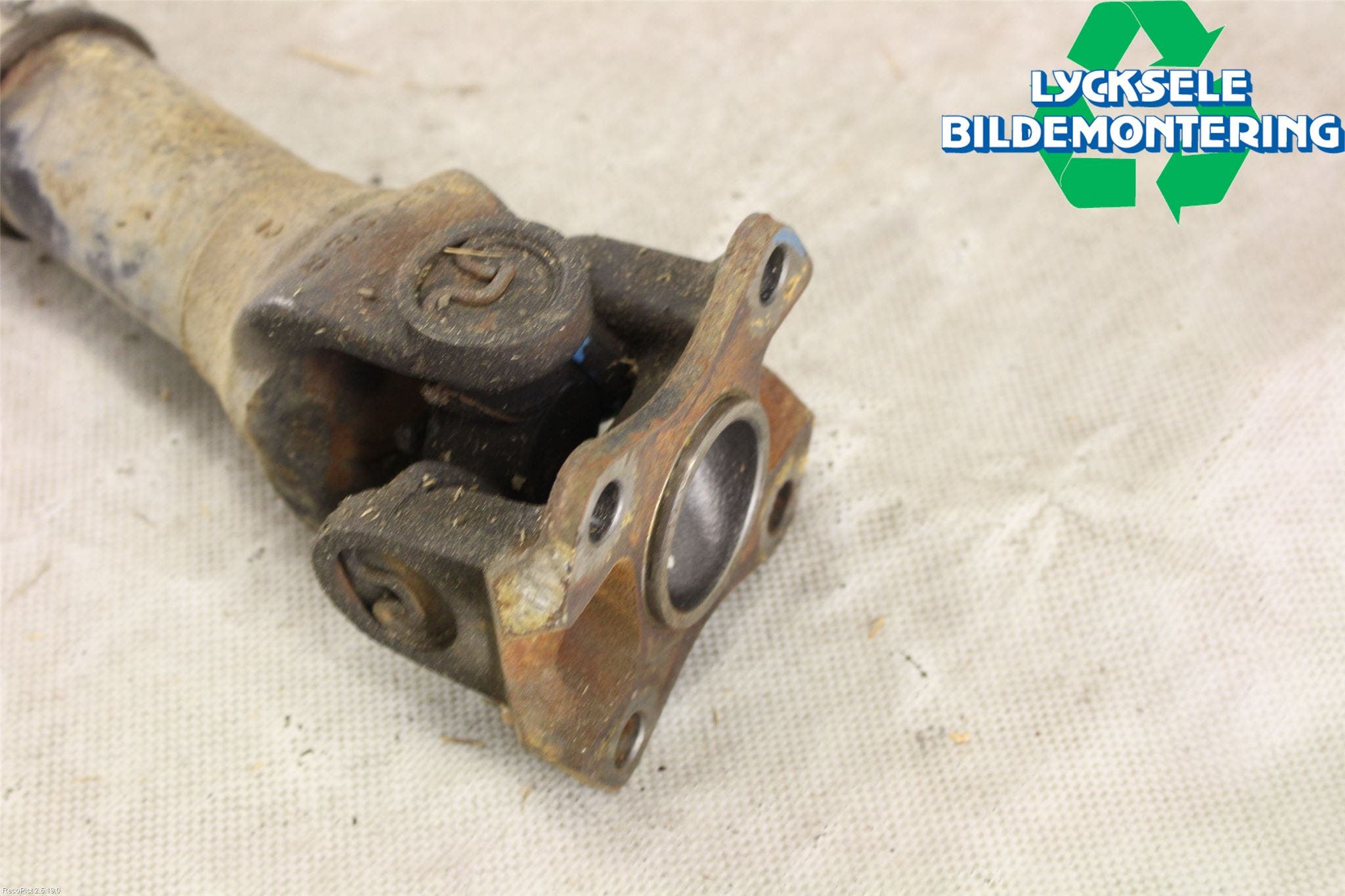 Toyota HILUX 05-16 Mellanaxel Främre 4Wd