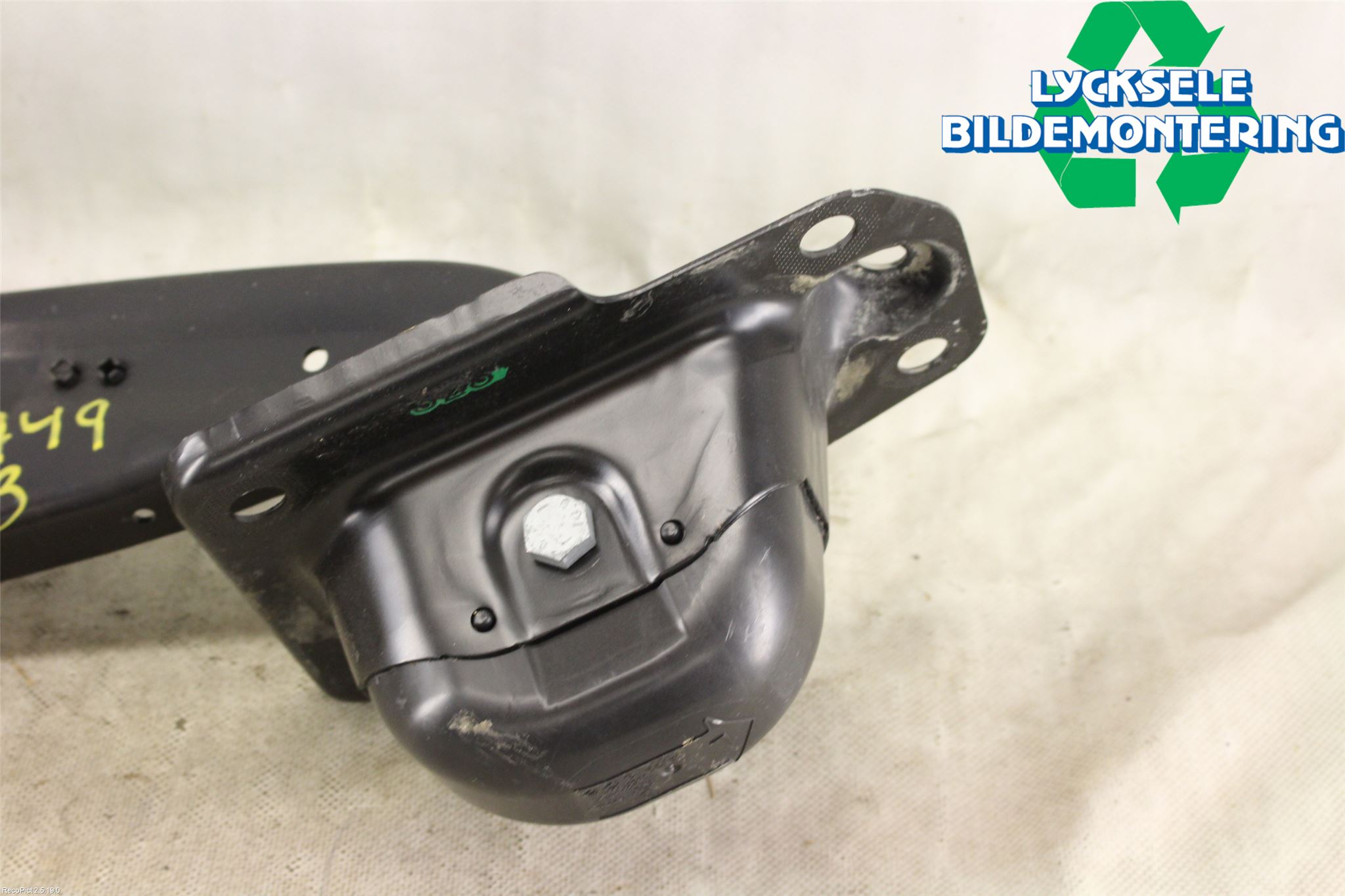 Skoda SUPERB 16-24 Hjullagerhus-Spindel Vä B