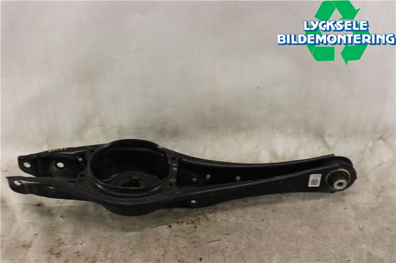 Skoda SUPERB 16-24 Bärarm Bak Vänster