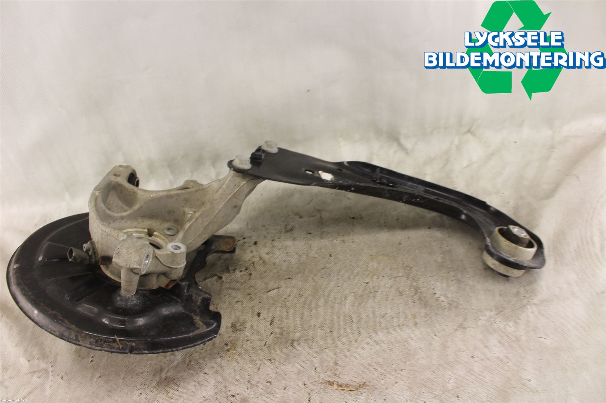 Volkswagen VW PASSAT 15-19 Hjullagerhus-Spindel Hö B
