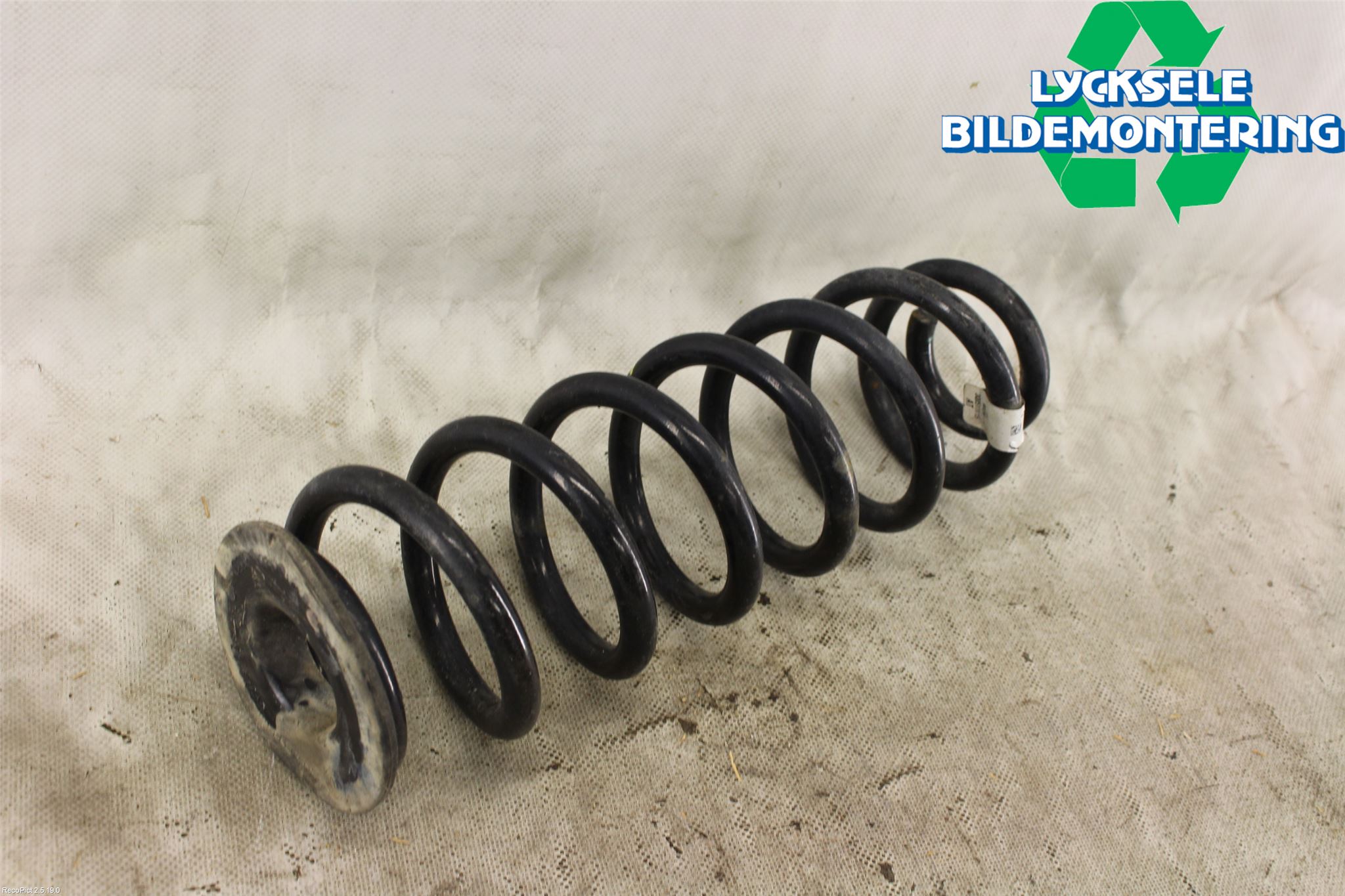 Volkswagen VW PASSAT 15-19 Fjäder Bak