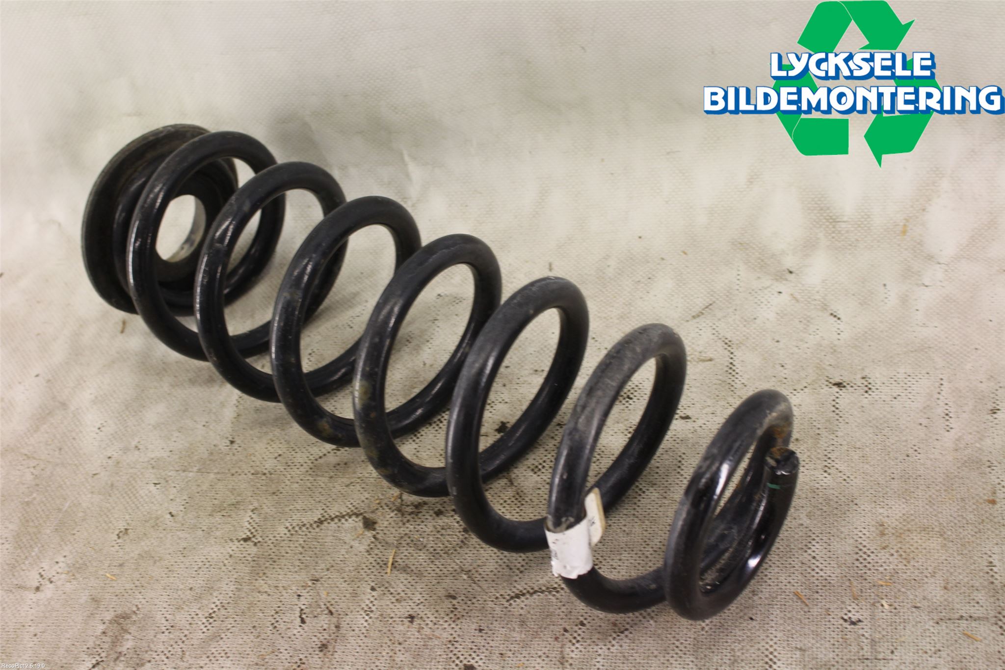 Volkswagen VW PASSAT 15-19 Fjäder Bak