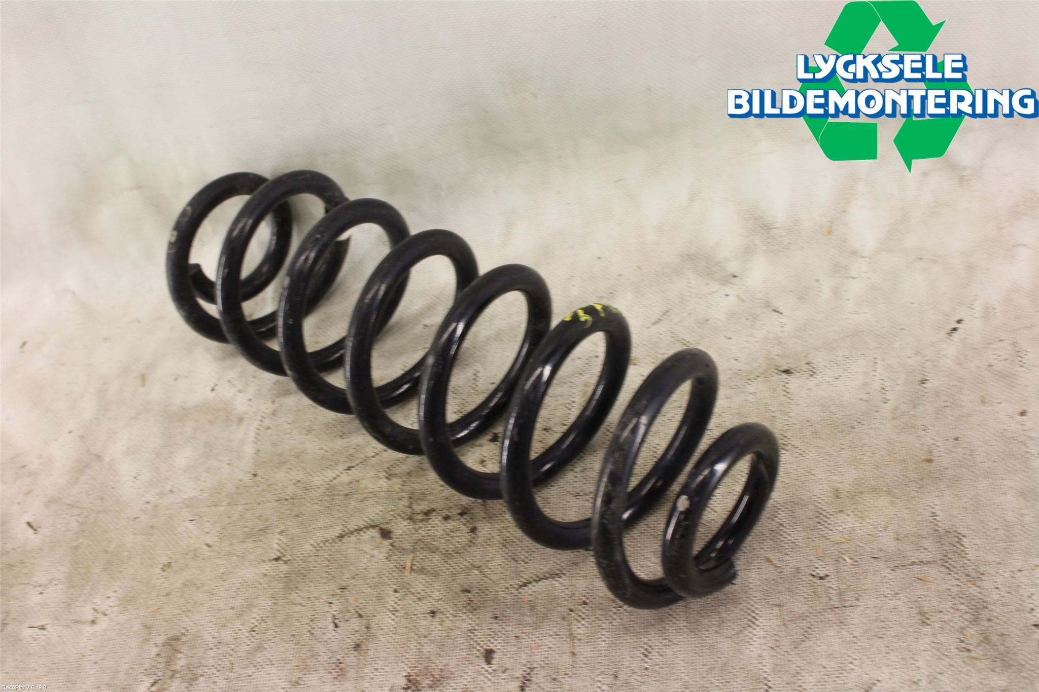 Volkswagen VW PASSAT 15-19 Fjäder Bak