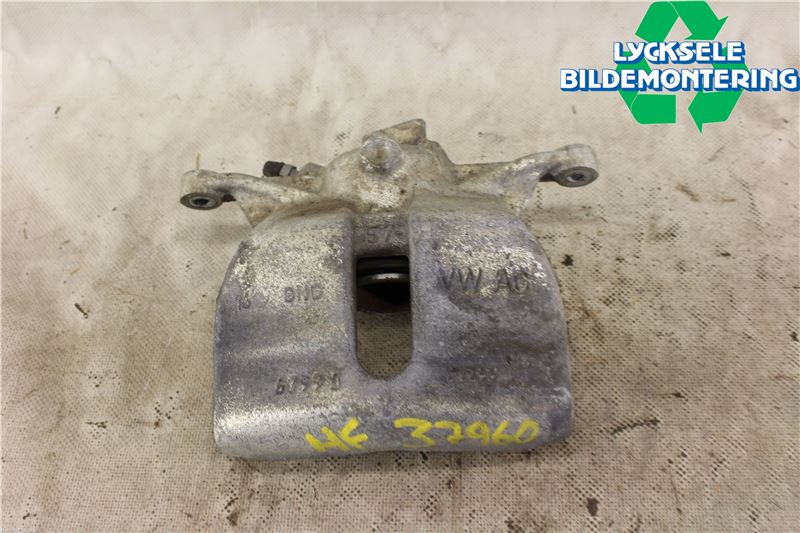 Volkswagen VW PASSAT 15-19 Bromsok Fram Höger