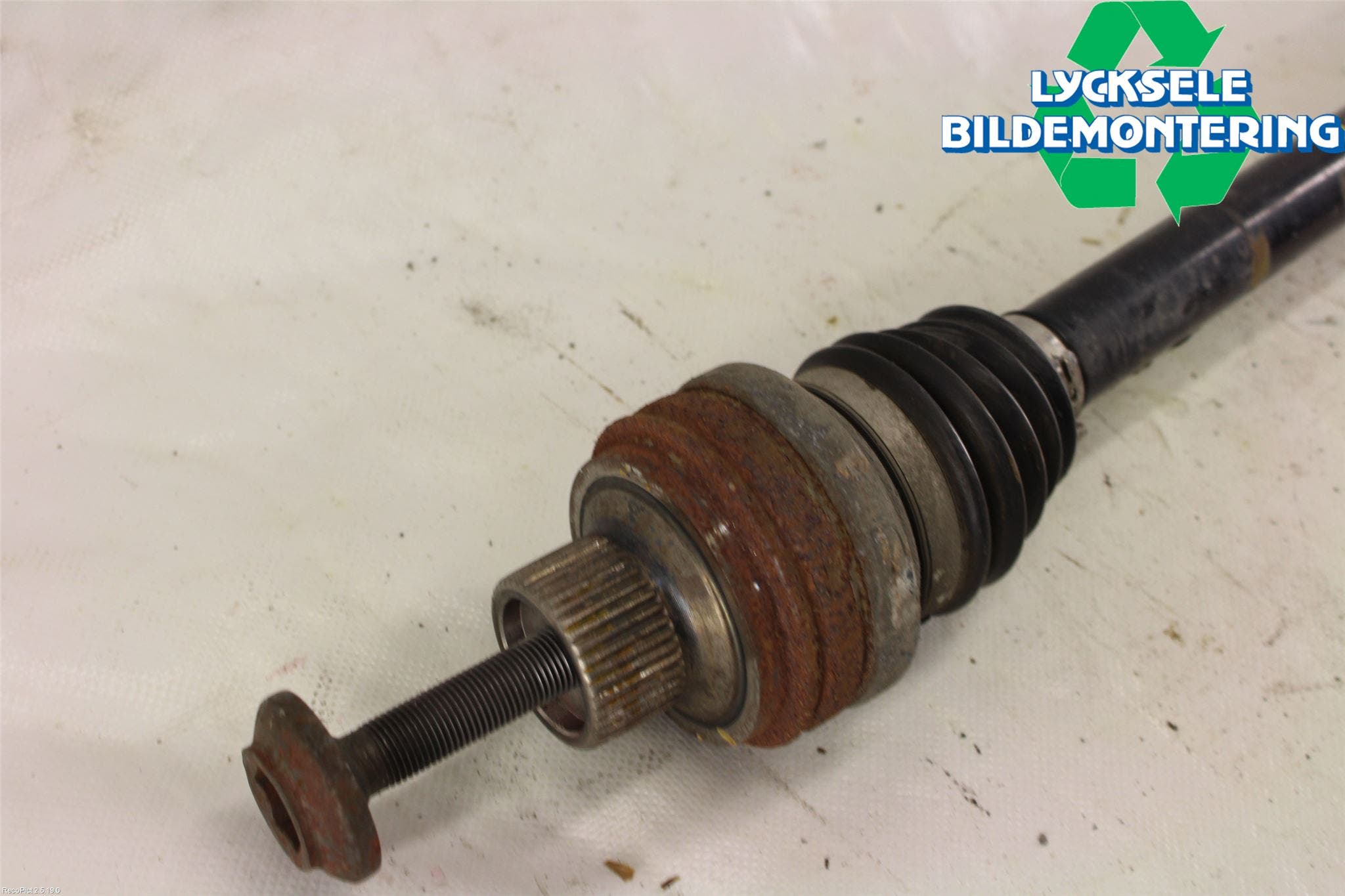 Audi A5 07-16 Drivaxel Bak Vänster