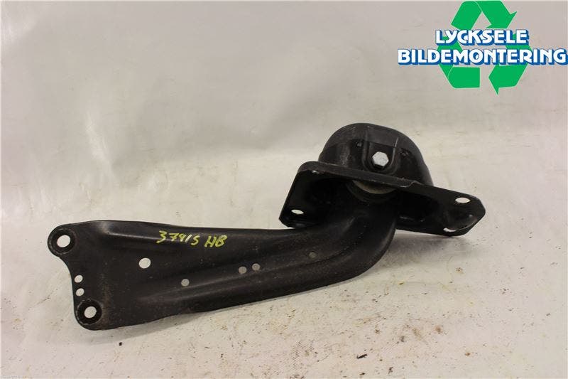 Volkswagen VW PASSAT 15-19 Bärarm Bak Höger