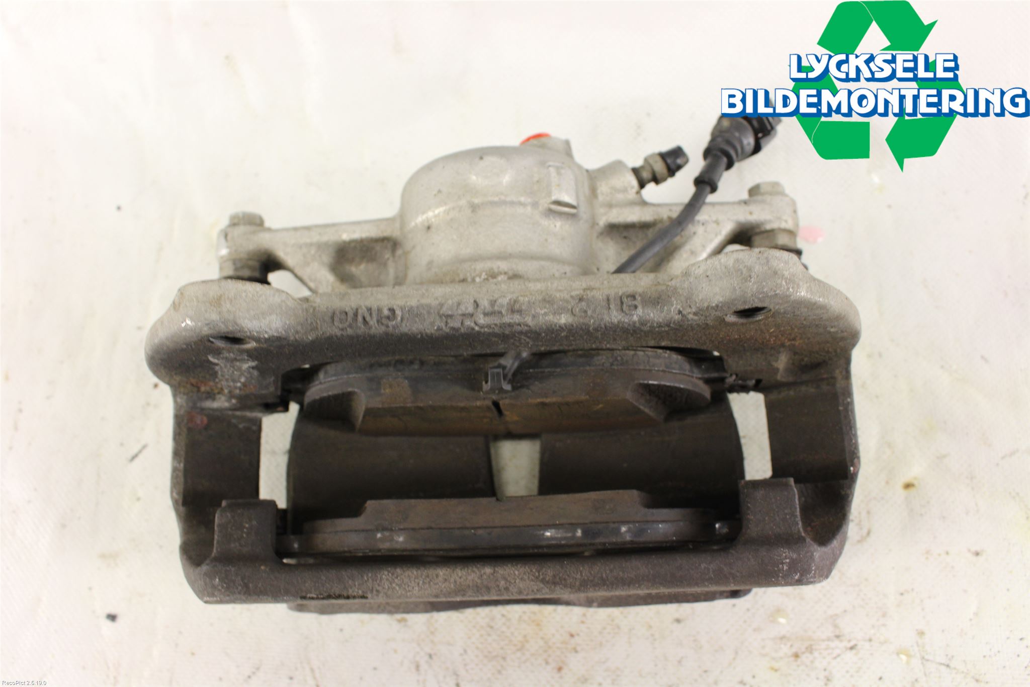 Volkswagen VW PASSAT 15-19 Bromsok Fram Vänster
