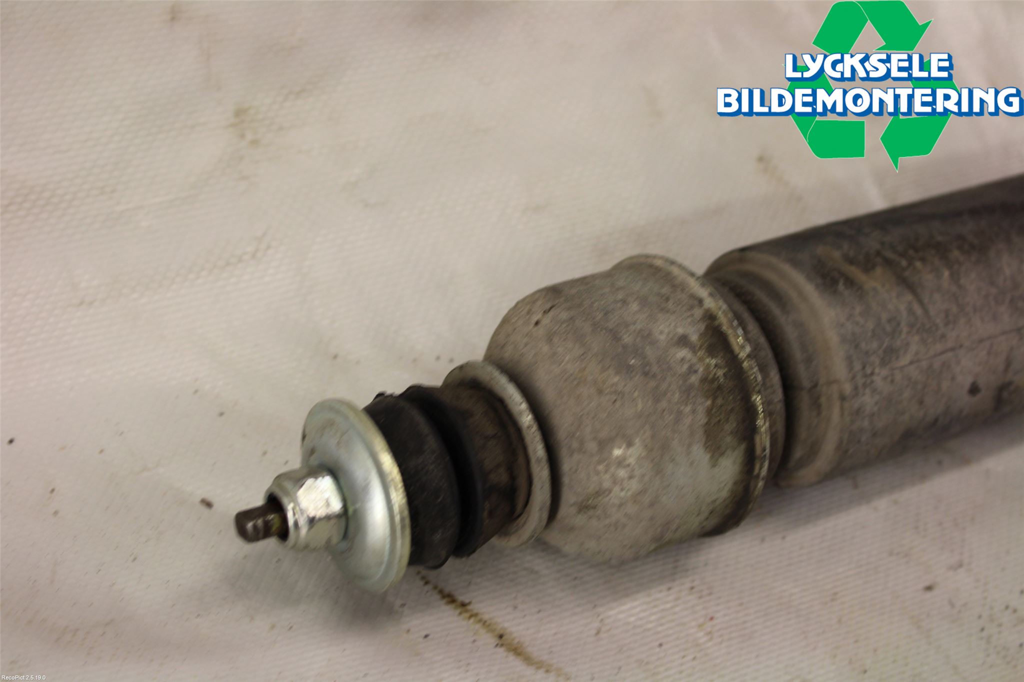 Nissan LEAF 11-17 Stötdämpare Bak