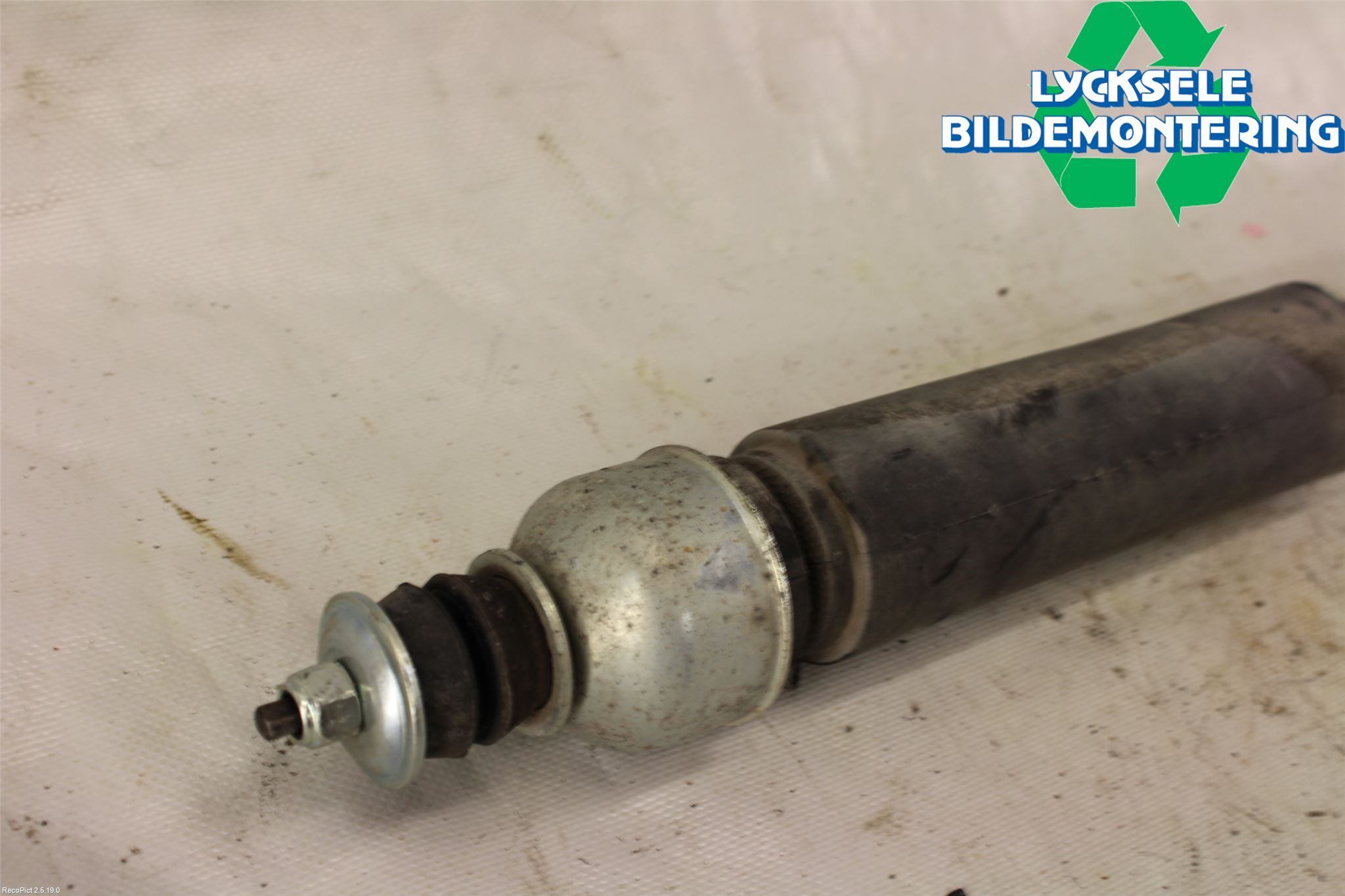 Nissan LEAF 11-17 Stötdämpare Bak