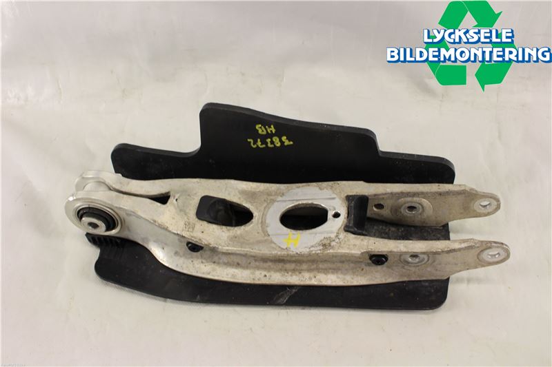 Audi A4 ALLROAD 17- Bärarm Bak Höger