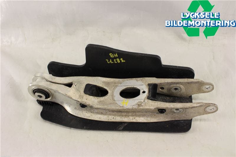 Audi A4 ALLROAD 17- Bärarm Bak Höger