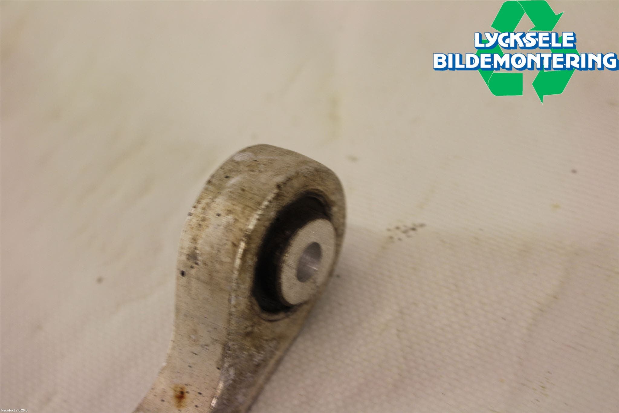 Audi A4 ALLROAD 17- Bärarm Bak Höger