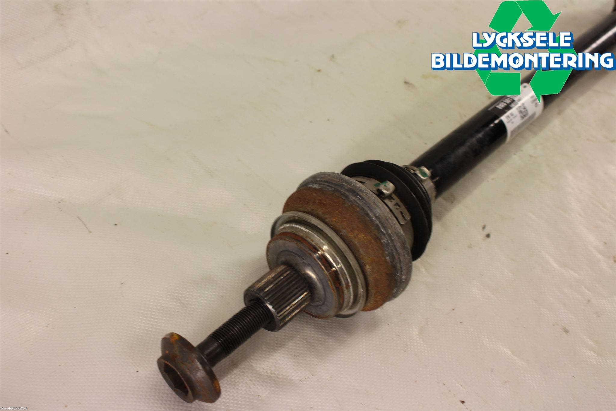 Audi A4 ALLROAD 17- Drivaxel Bak Höger