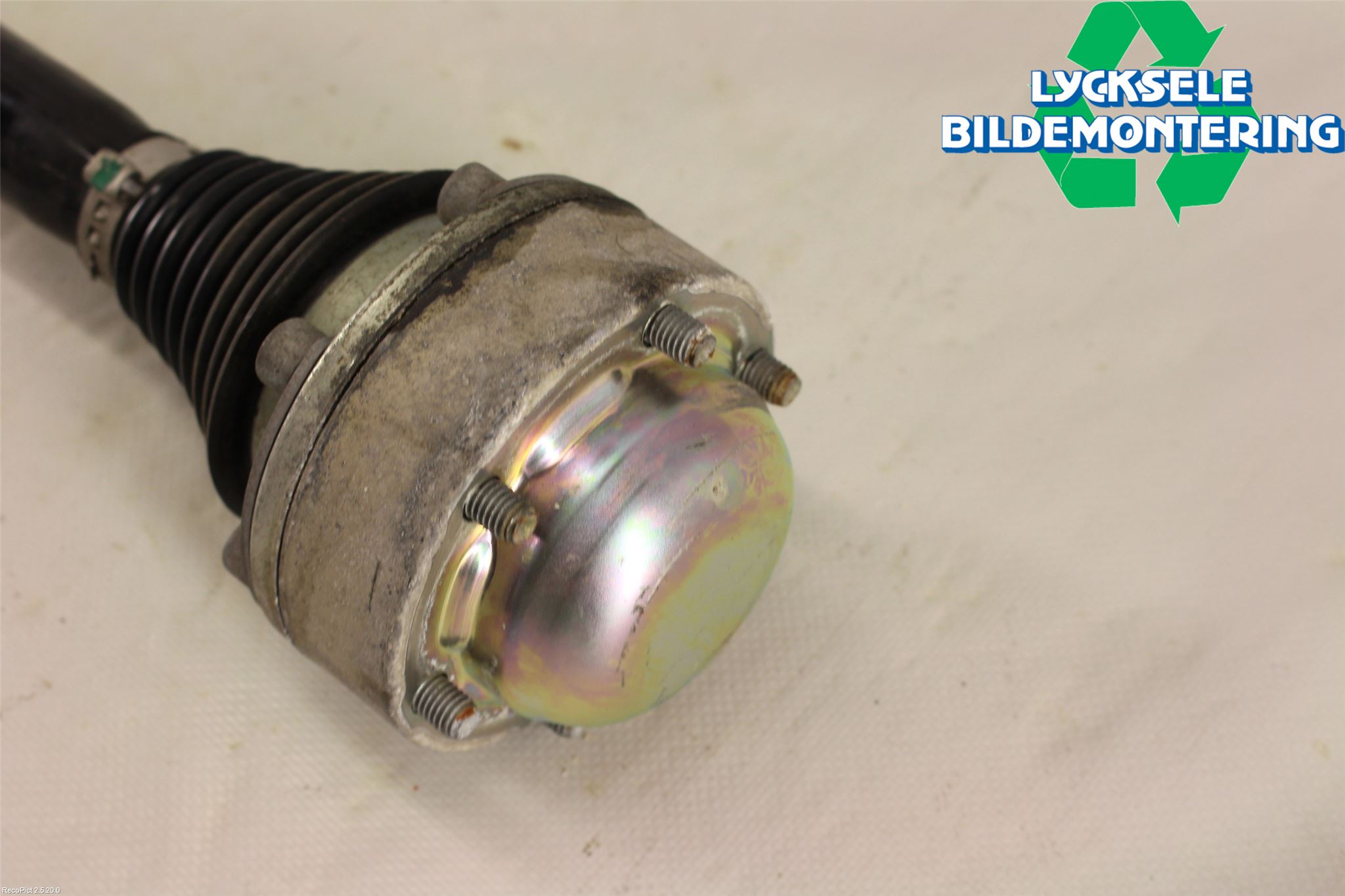 Audi A4 ALLROAD 17- Drivaxel Bak Höger