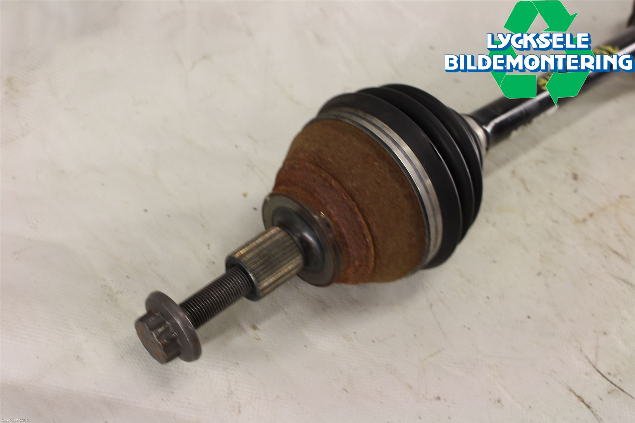 Skoda KODIAQ 17-24 Drivaxel Fram Höger