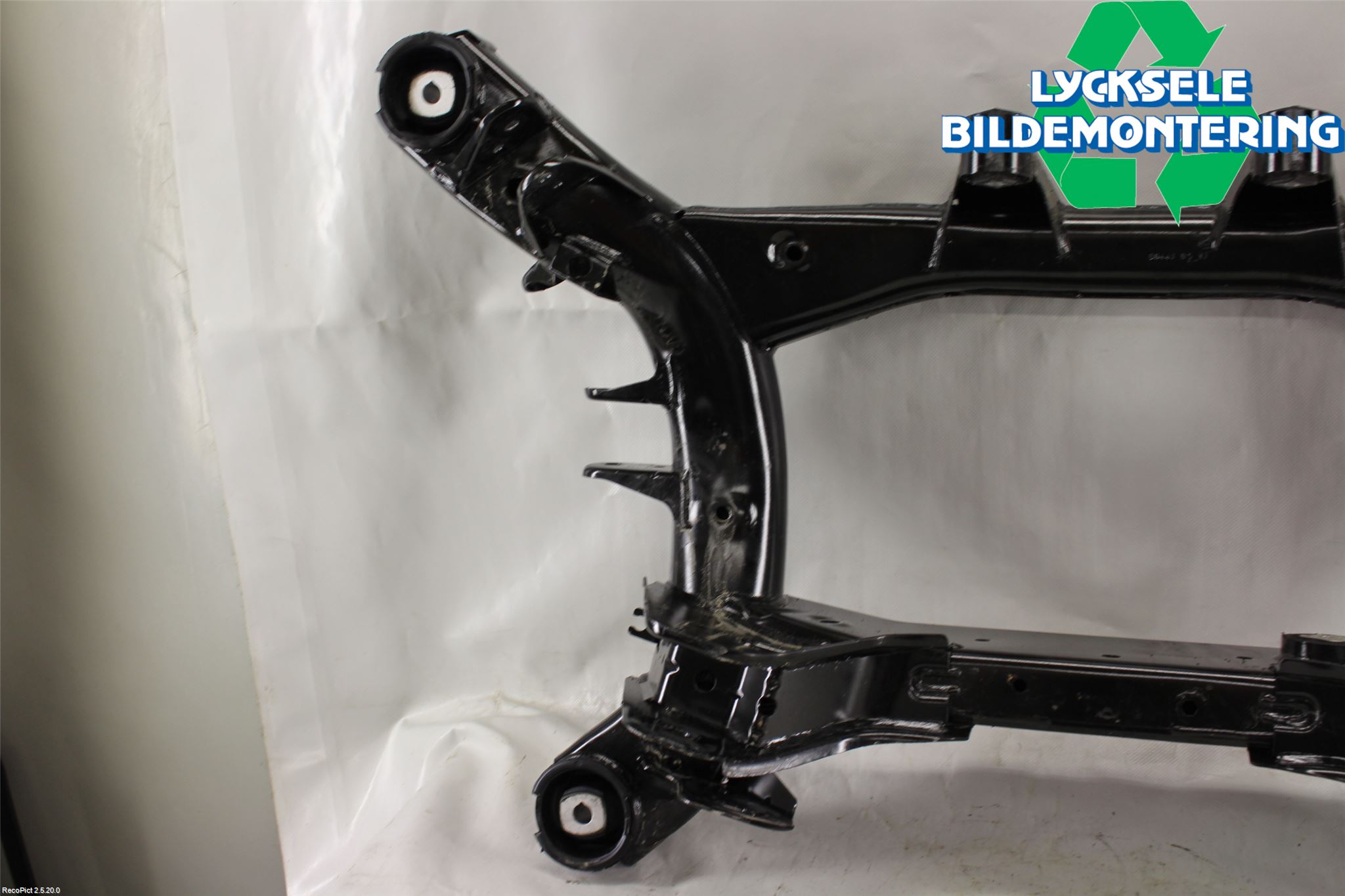 BMW X3 F25 10-17 Bakaxelbalk