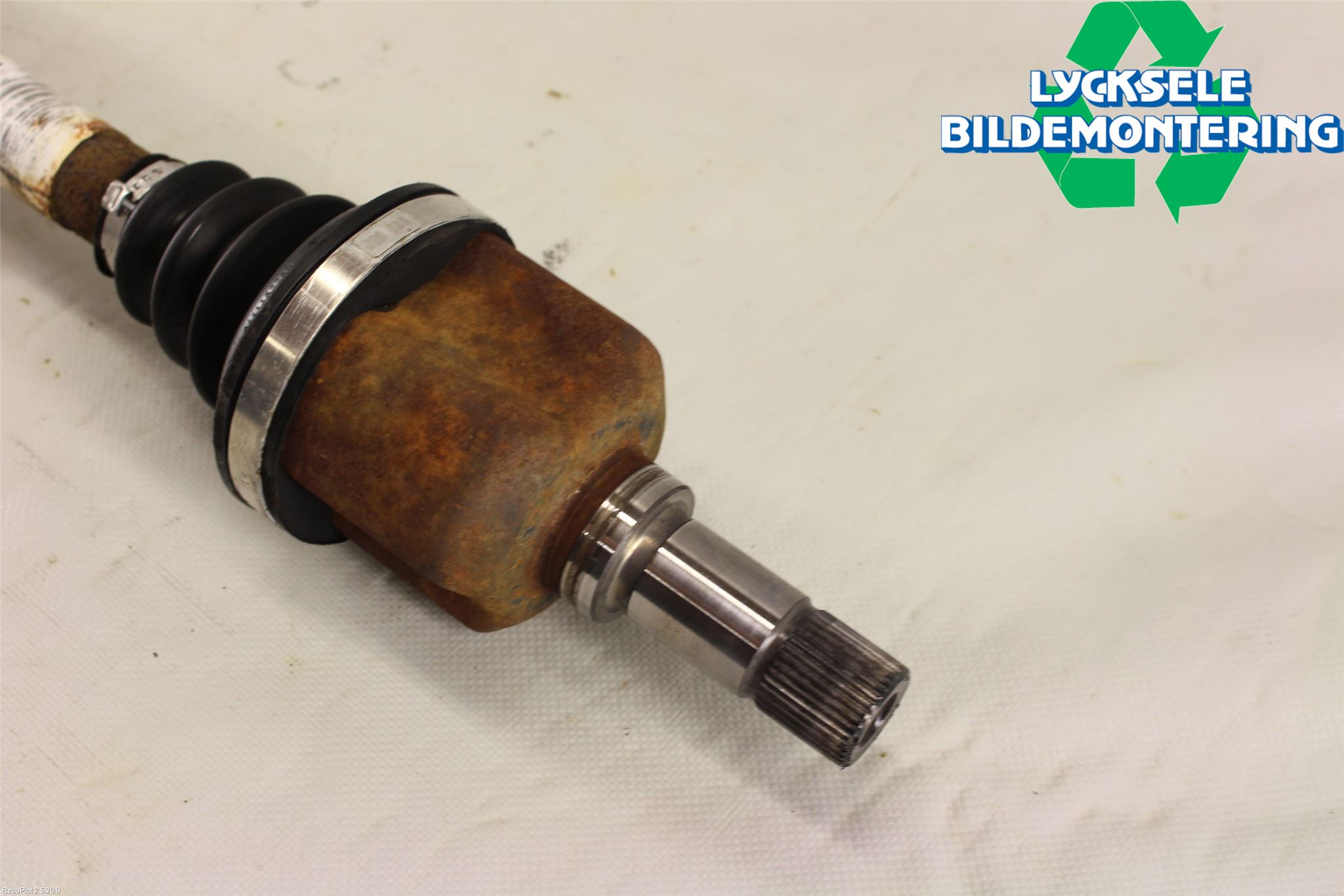 Peugeot 5008 10-16 Drivaxel Fram Vänster