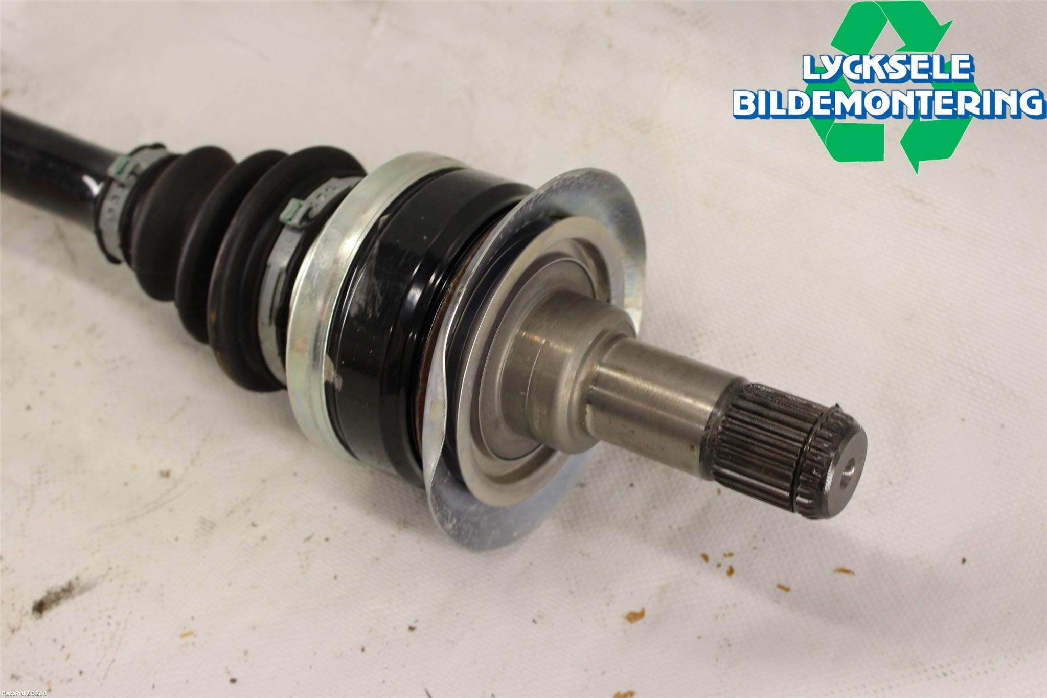 BMW X3 F25 10-17 Drivaxel Bak Vänster