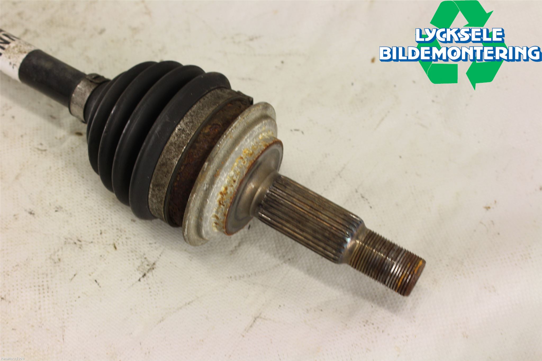 Toyota YARIS XP90 06-11 Drivaxel Fram Vänster