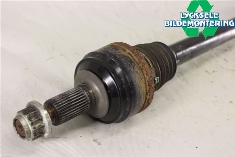Volkswagen VW TOUAREG 7P 11-18 Drivaxel Bak Vänster