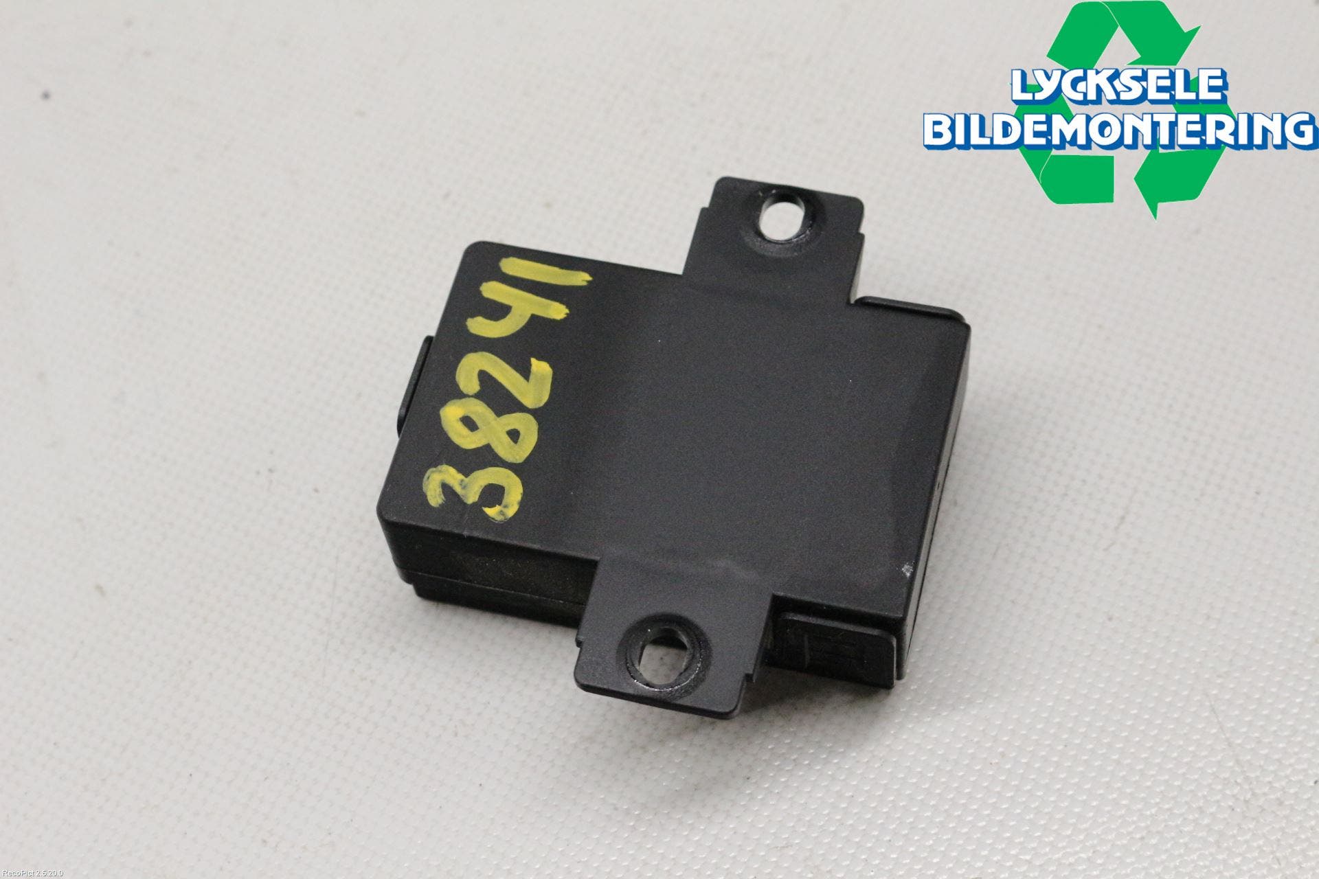 Volkswagen VW TRANSP/CARAVELLE (T5) 04-15 Strömställare Baklucka