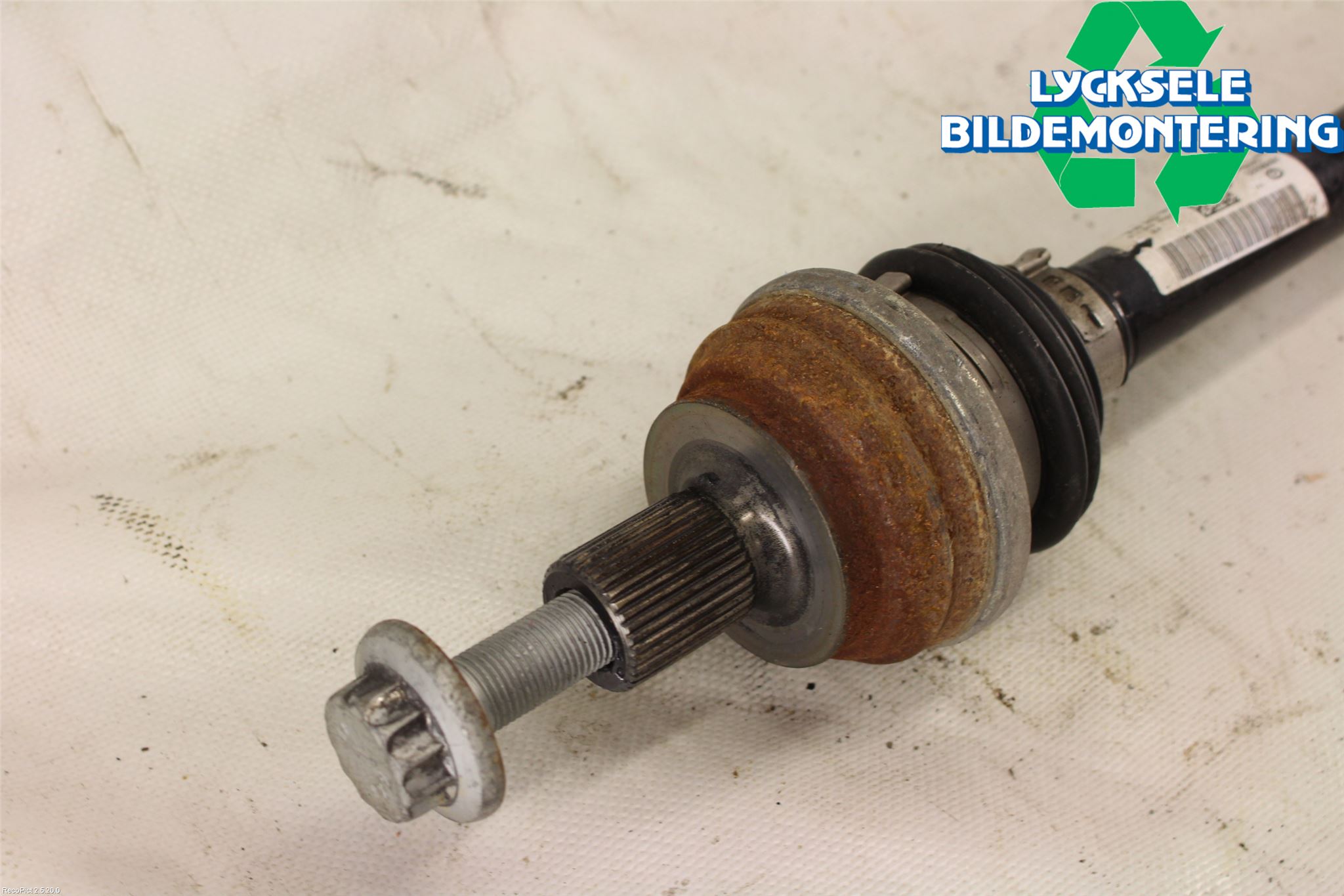 Skoda SUPERB 16-24 Drivaxel Bak Höger