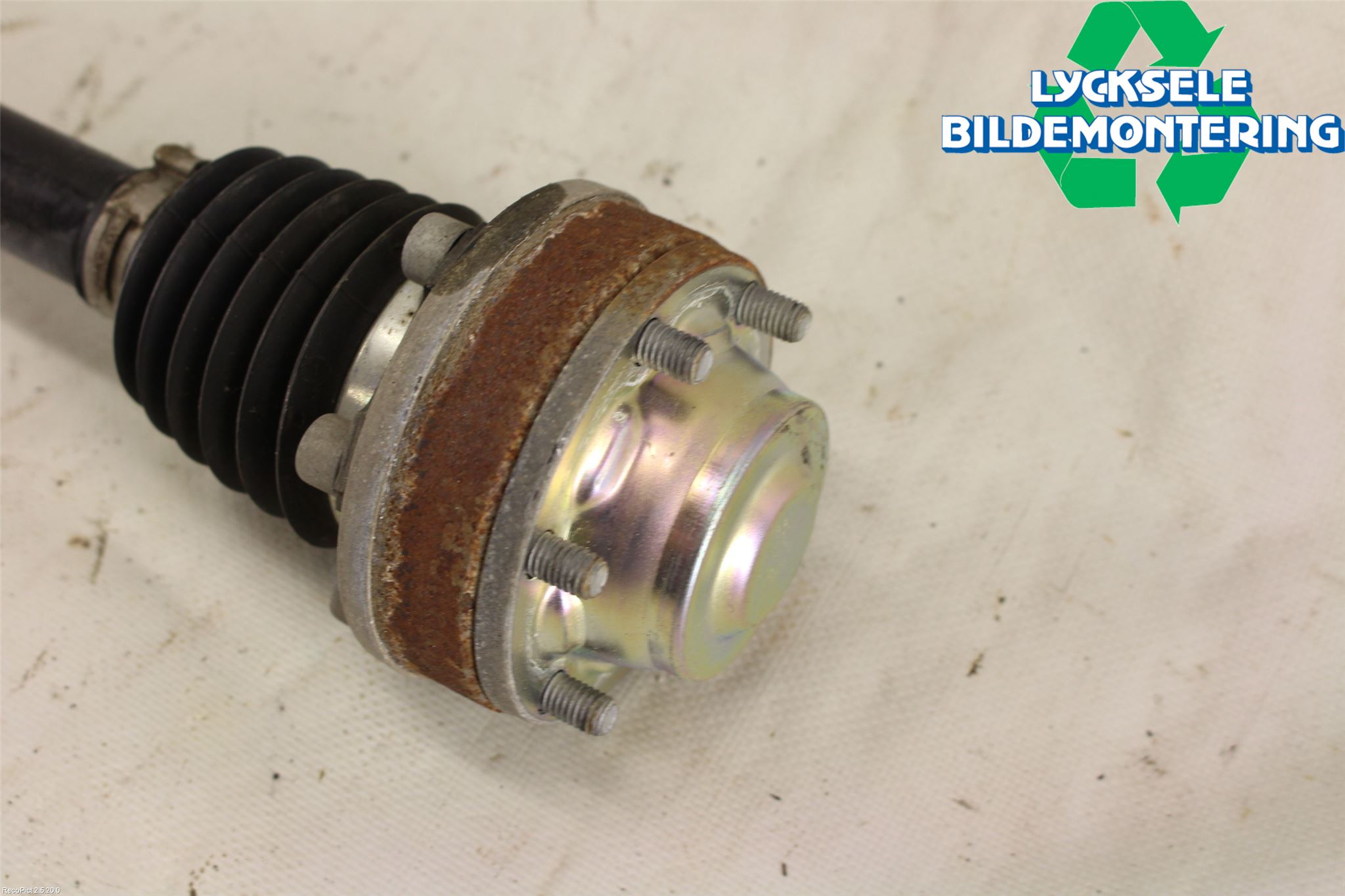 Skoda SUPERB 16-24 Drivaxel Bak Höger