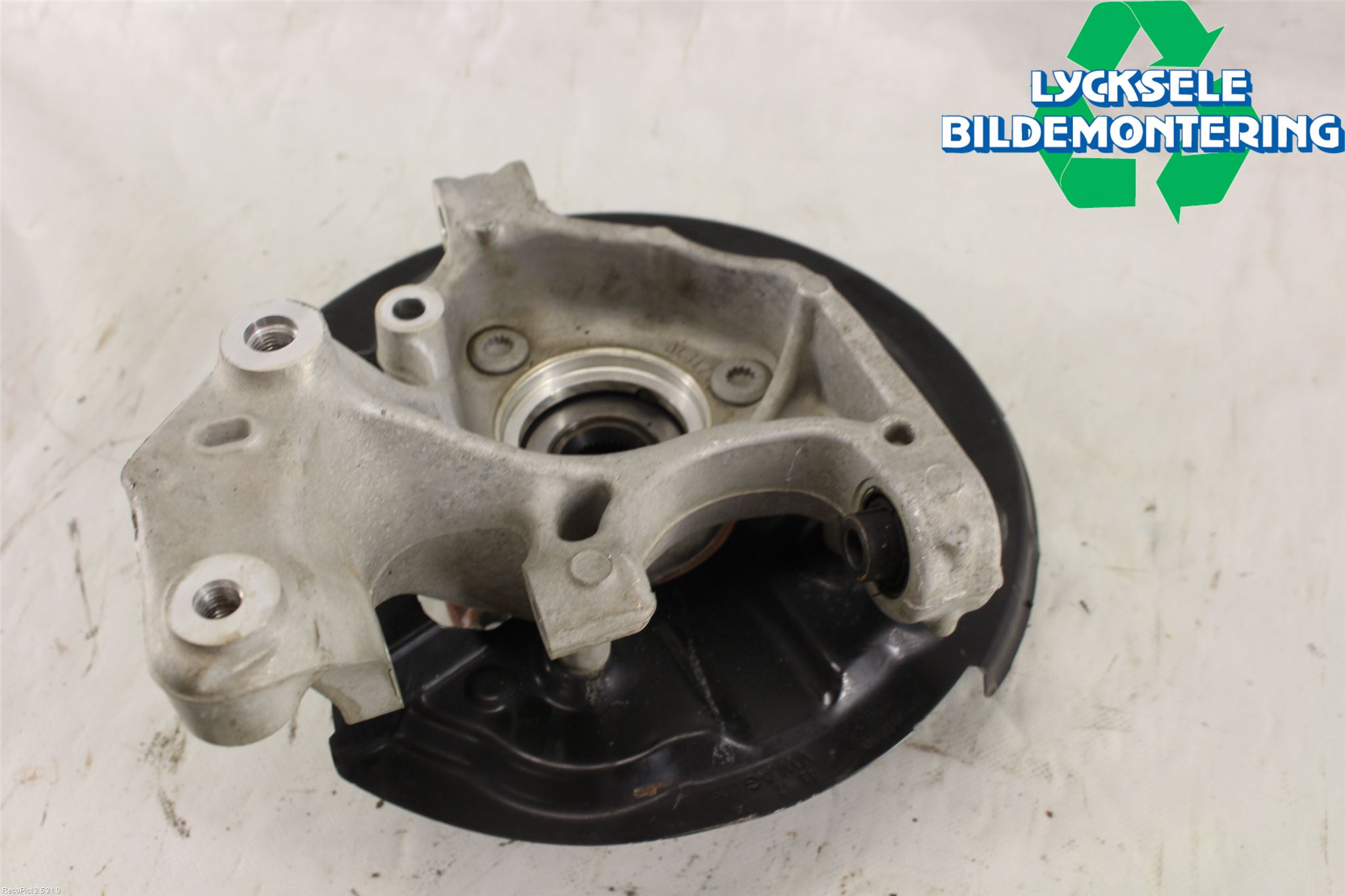 Volkswagen VW PASSAT 15-19 Hjullagerhus-Spindel Hö B