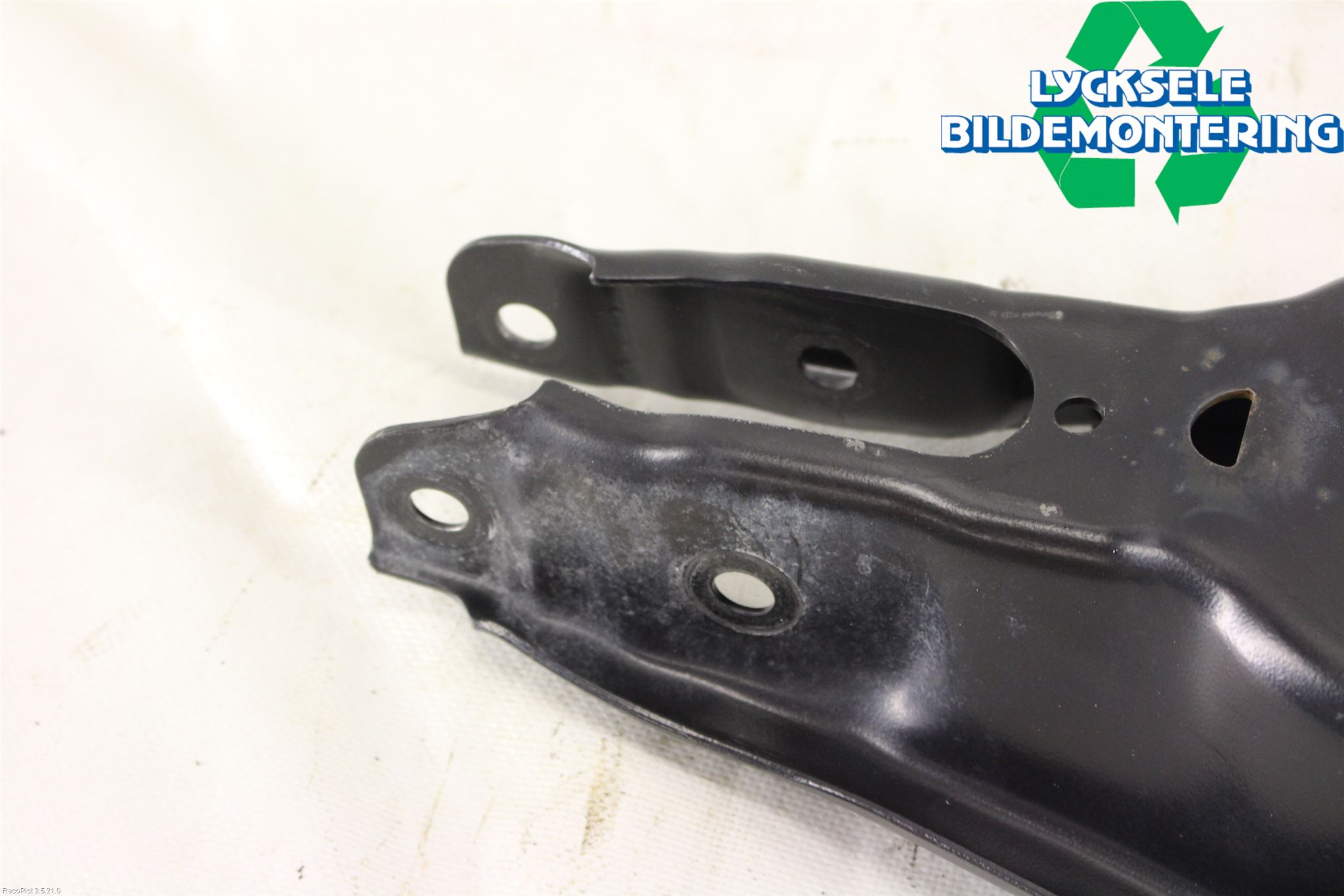 Volkswagen VW PASSAT 15-19 Bärarm Bak Höger