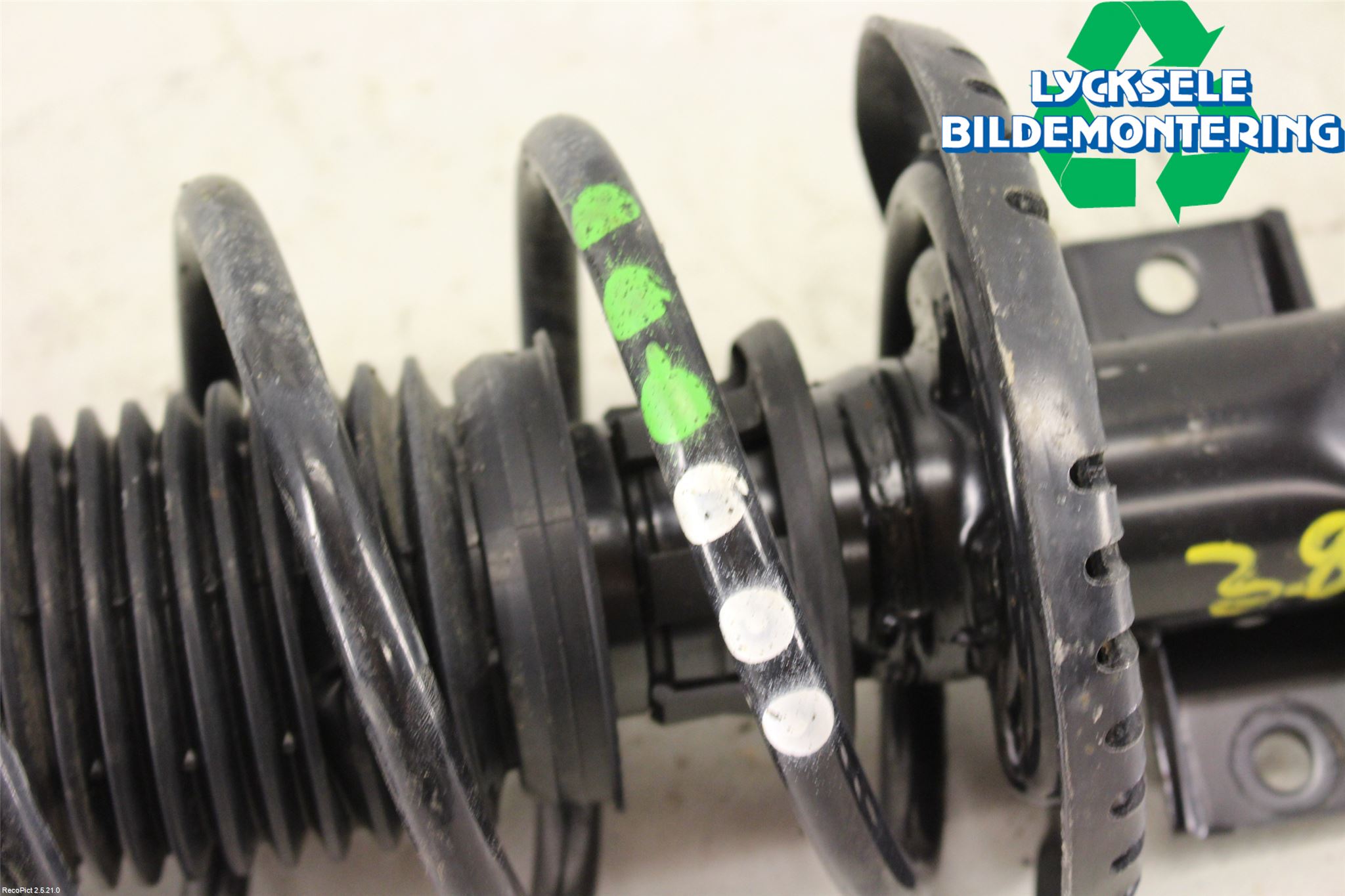 Skoda FABIA 15-21 Fjäderben Fram Vänster