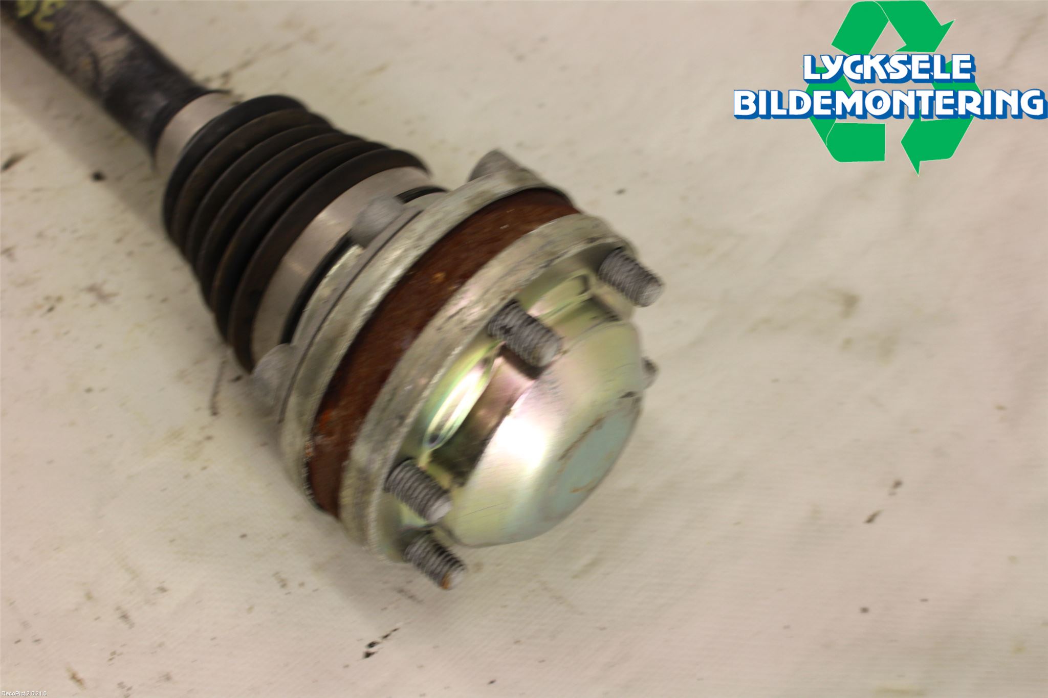 Volkswagen VW CADDY 16-20 Drivaxel Fram Vänster