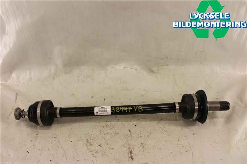BMW 5 G30/G31/F90 17-23 Drivaxel Bak Vänster